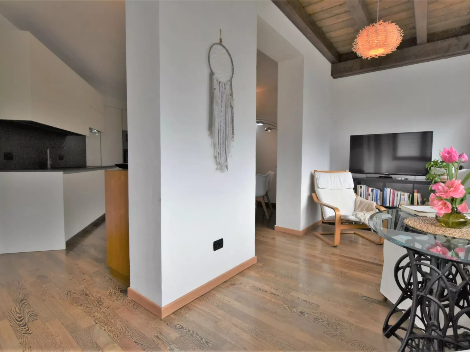 Valley View Pool Apartment-Inside