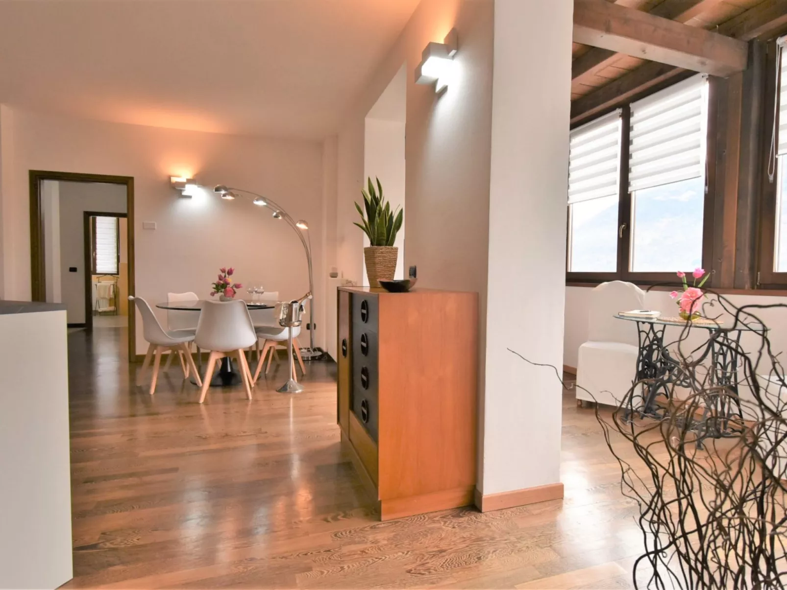 Valley View Pool Apartment-Inside