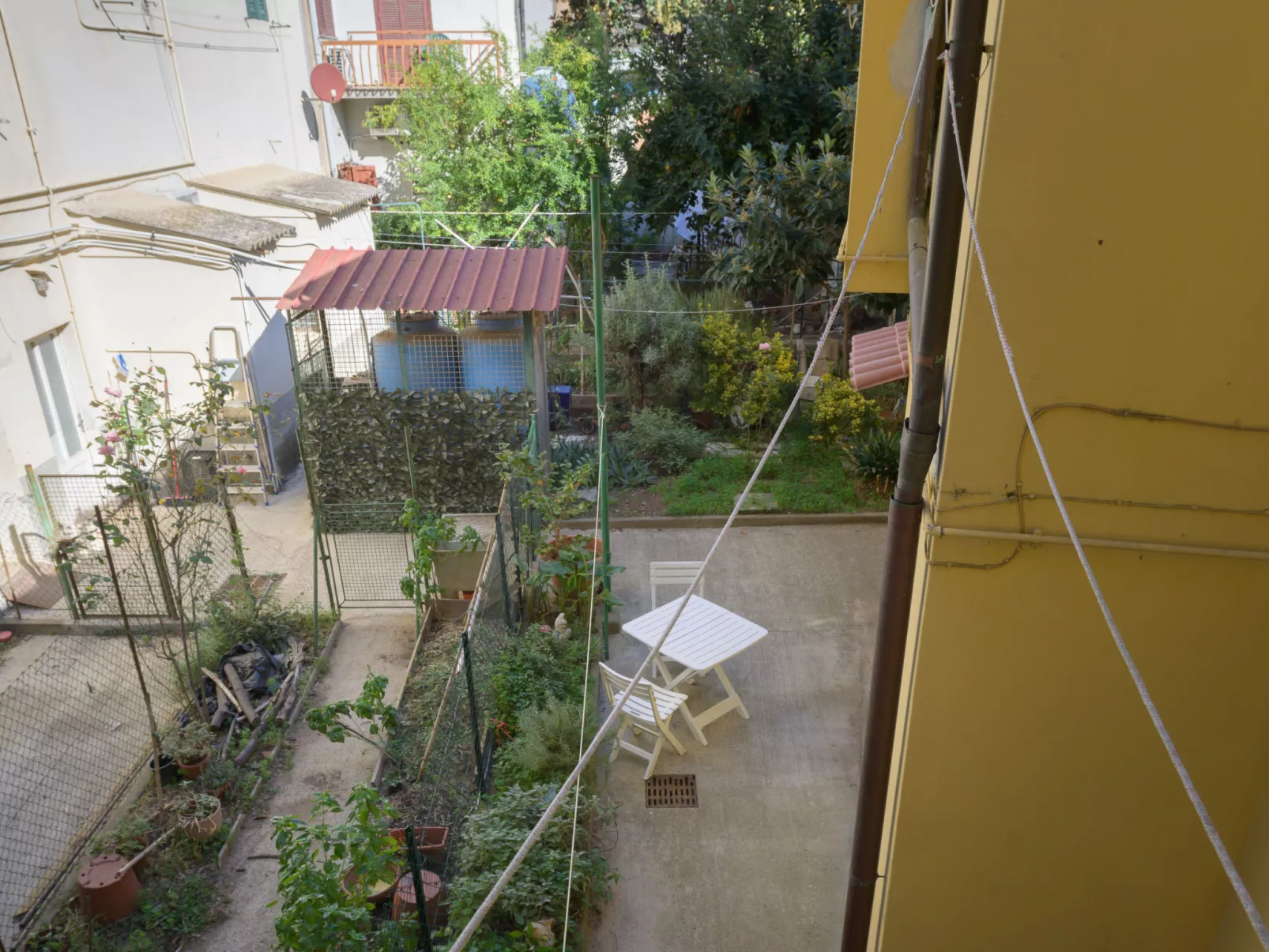 Il cortile nel centro-Inside