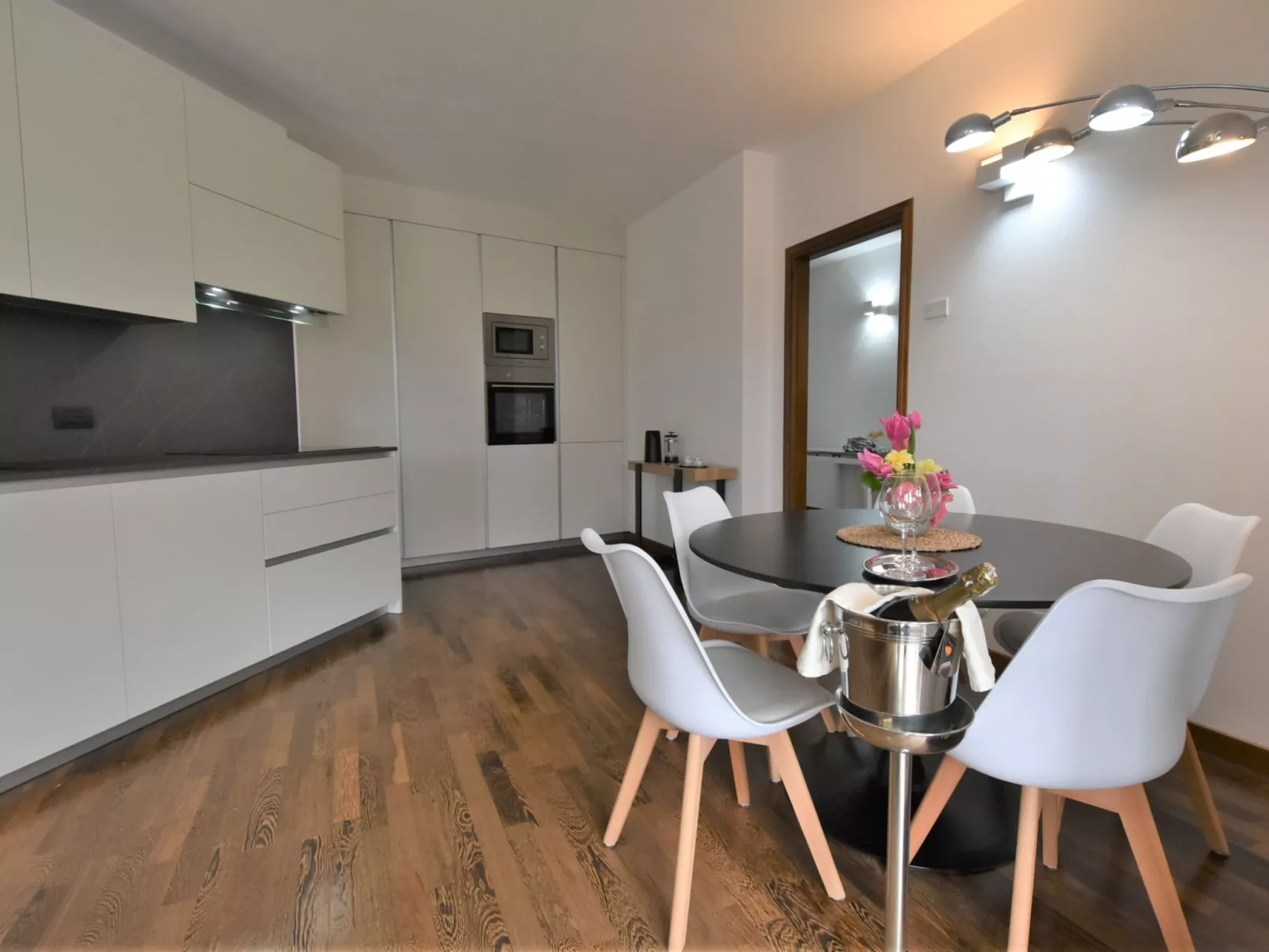 Valley View Pool Apartment-Inside
