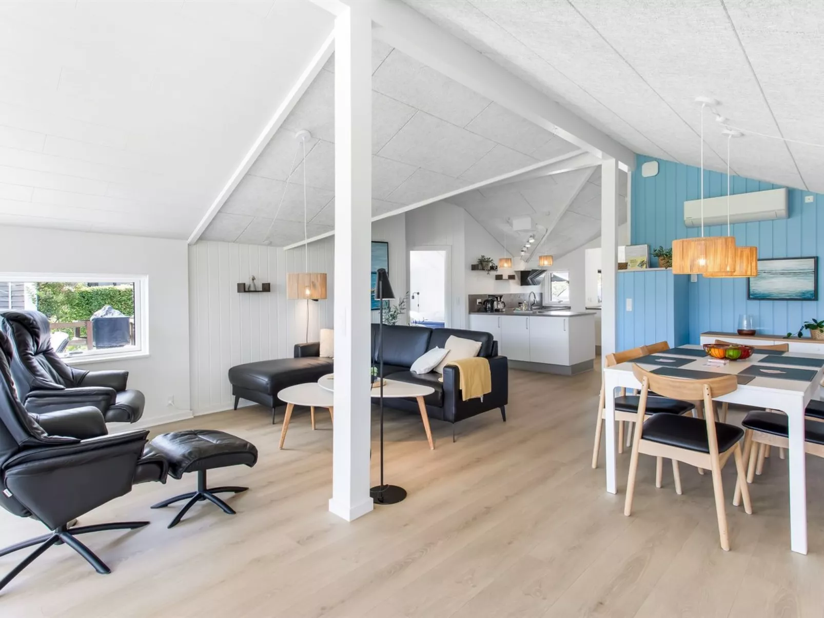 "Eisa" - 75m from the sea-Inside