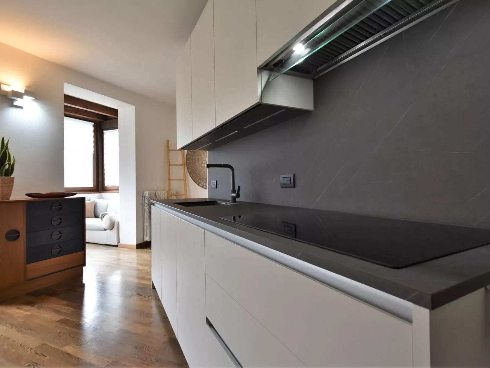 Valley View Pool Apartment-Inside