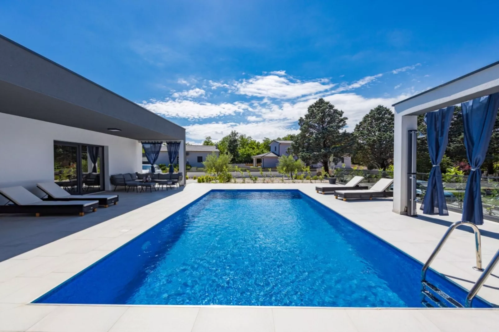 Villa Pool House Fancy - Villa With Private Pool-Piscine