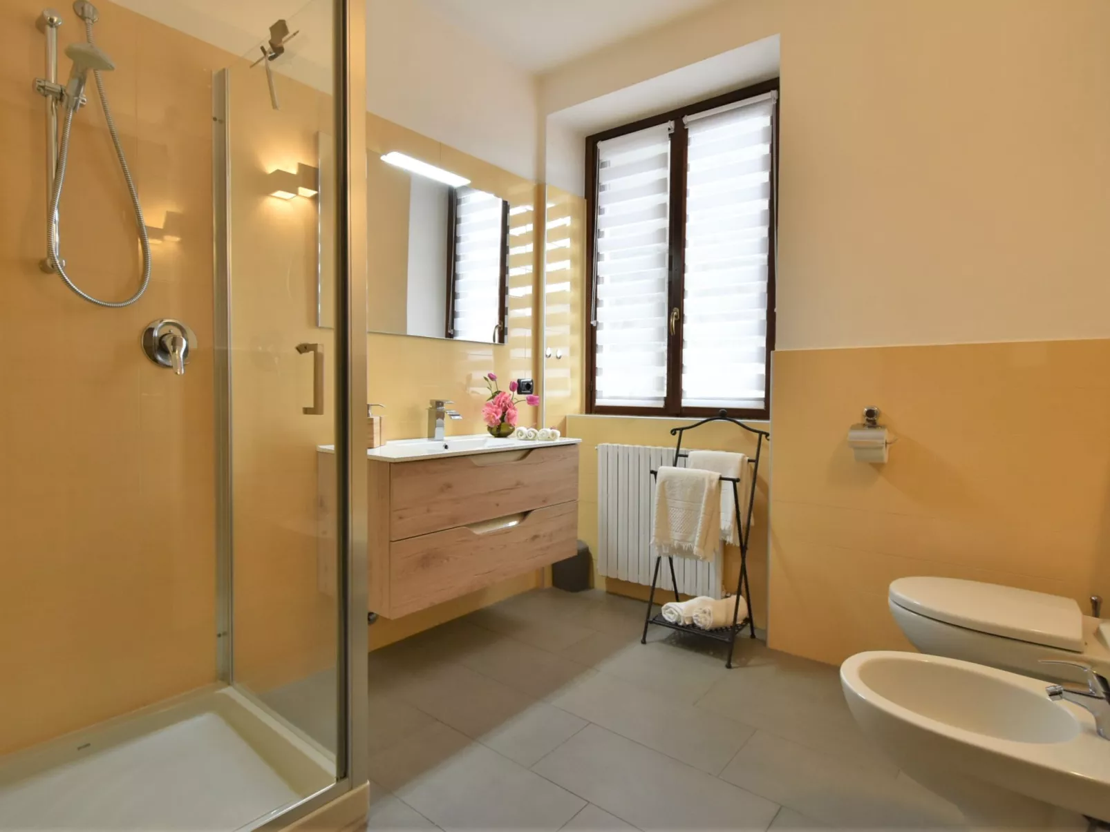 Valley View Pool Apartment-Inside