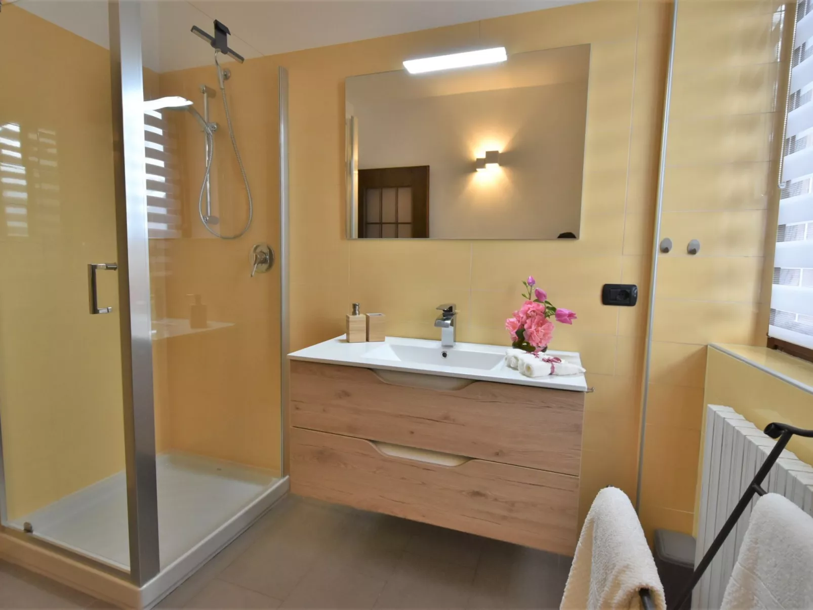 Valley View Pool Apartment-Inside