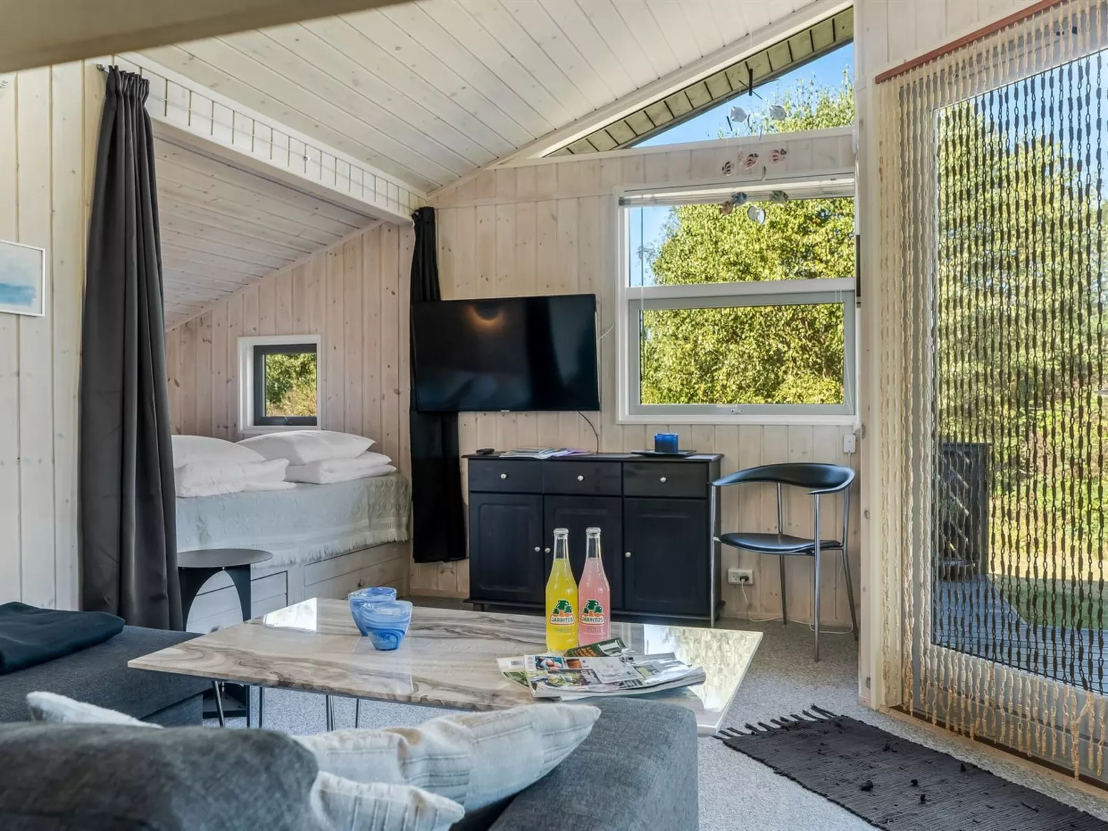 "Marisol" - 250m to the fjord-Drinnen