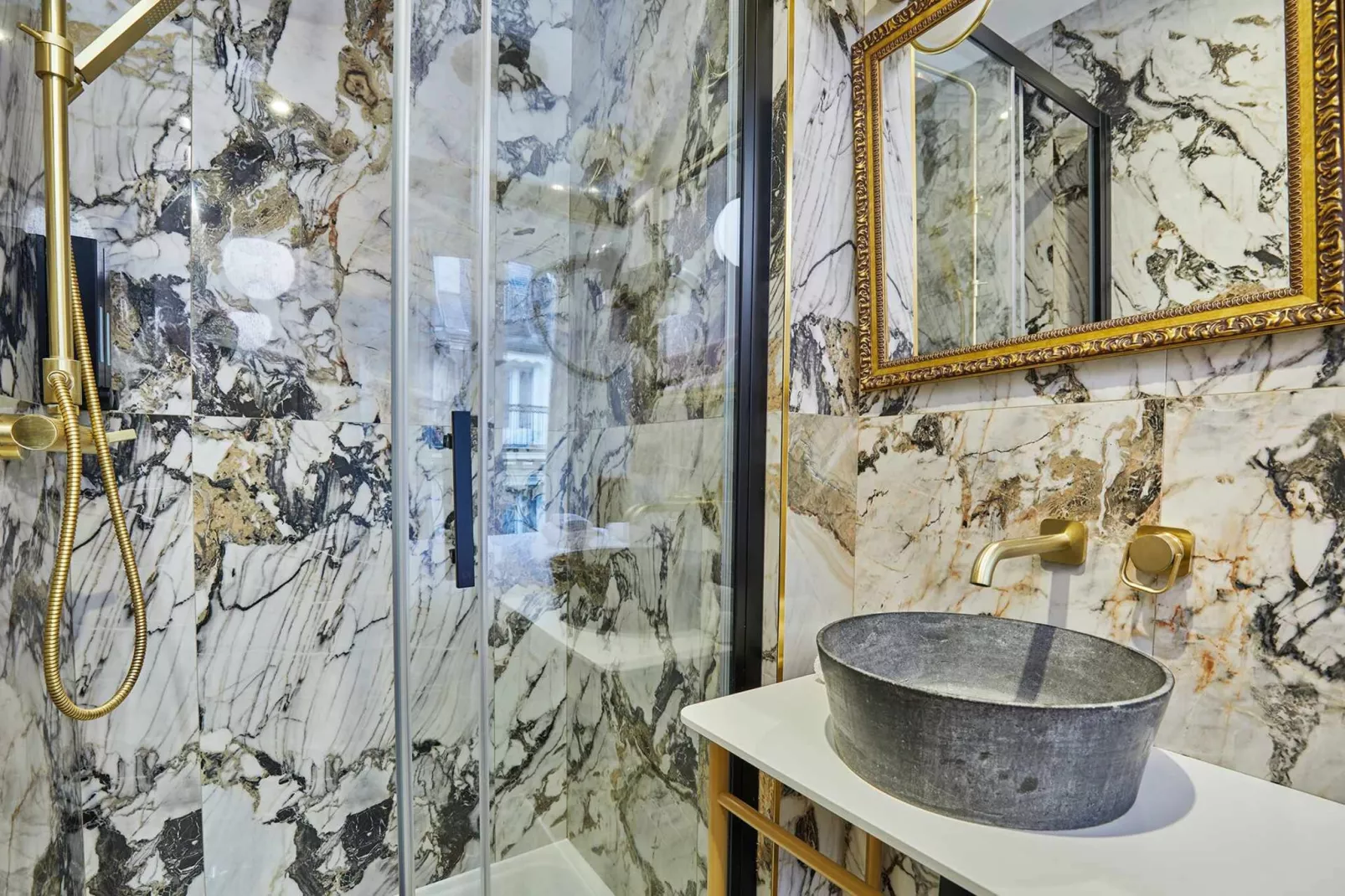 COLISEE D-Image-tags.