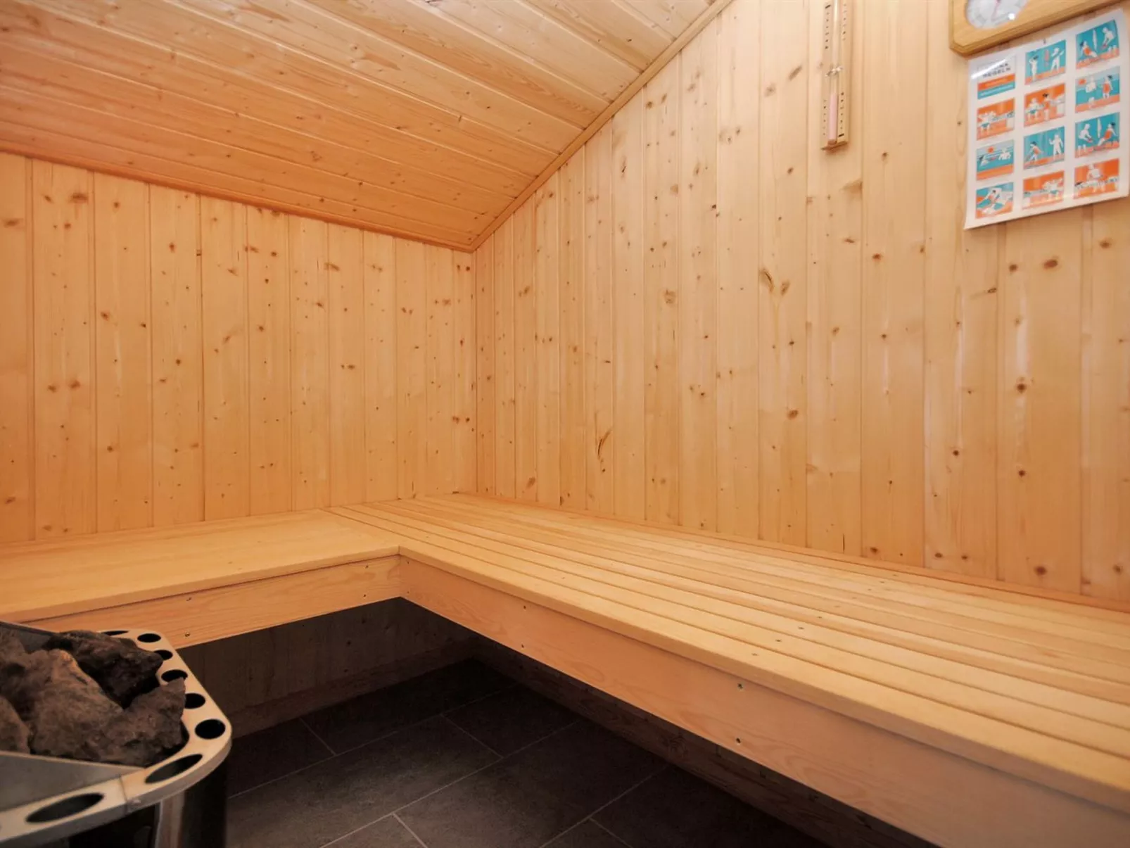 "Arisa" - 100m to the fjord-Inside