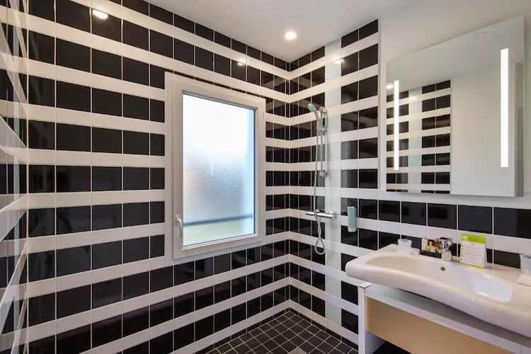 Adonis Mougins T2-Bathroom