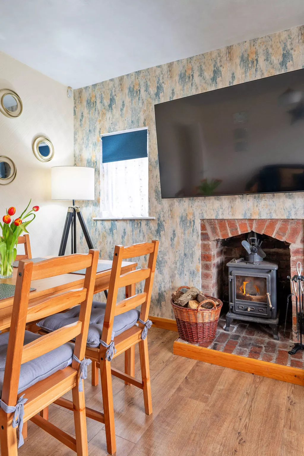 Llys Llewellyn-Dedans