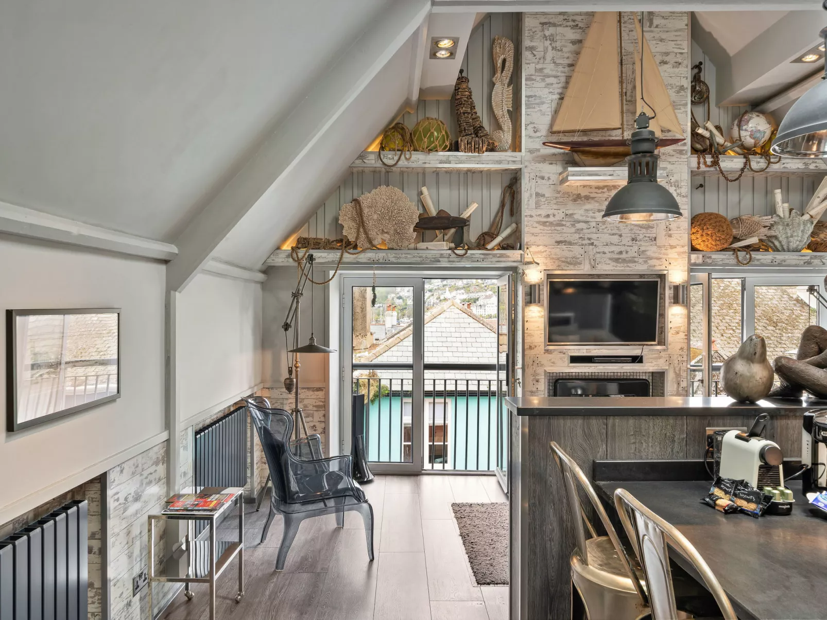 The Old Library-Drinnen