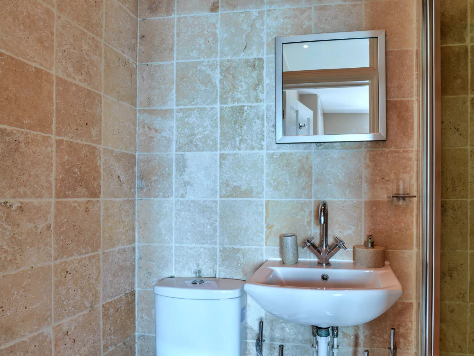 Rock House, Kingsand-Drinnen