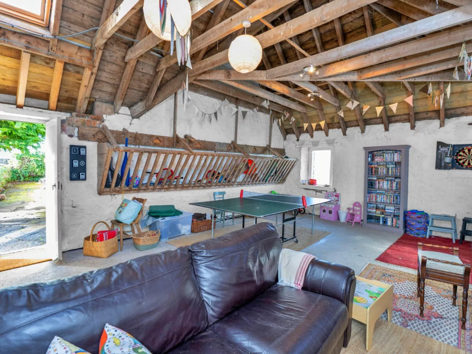 The Wheel House-Dedans