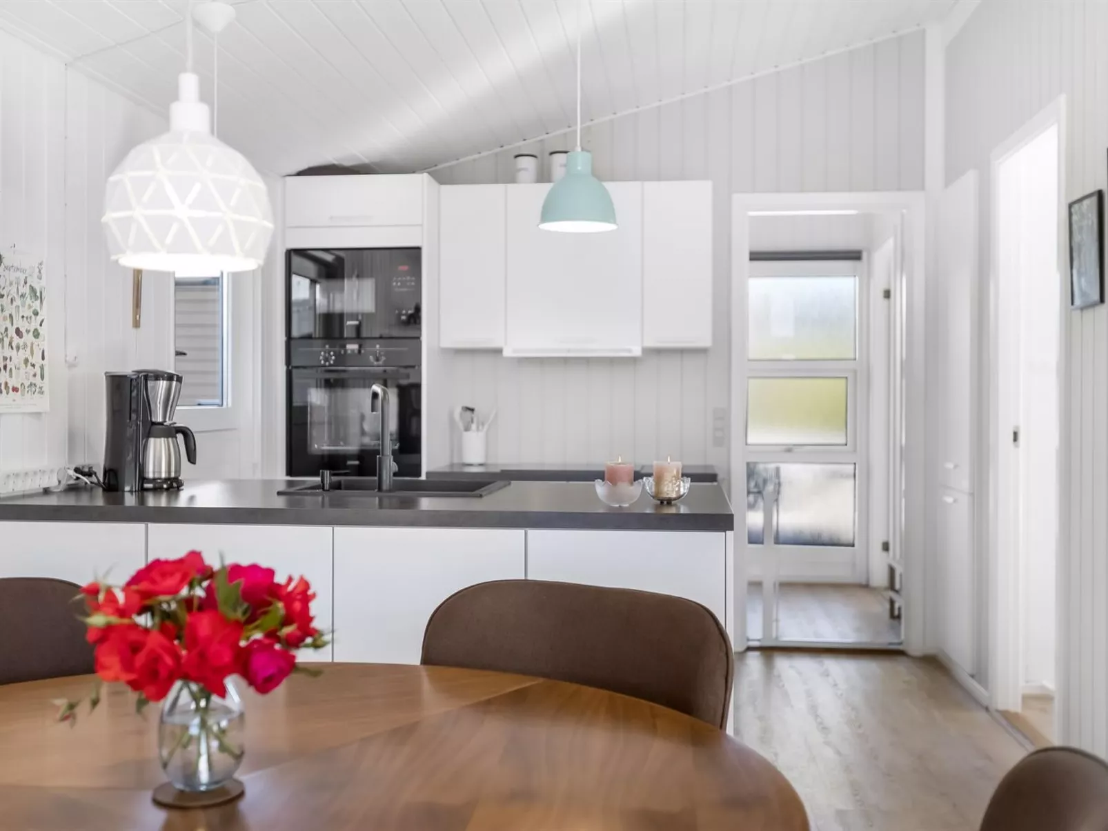 "Quanna" - 450m from the sea-Inside