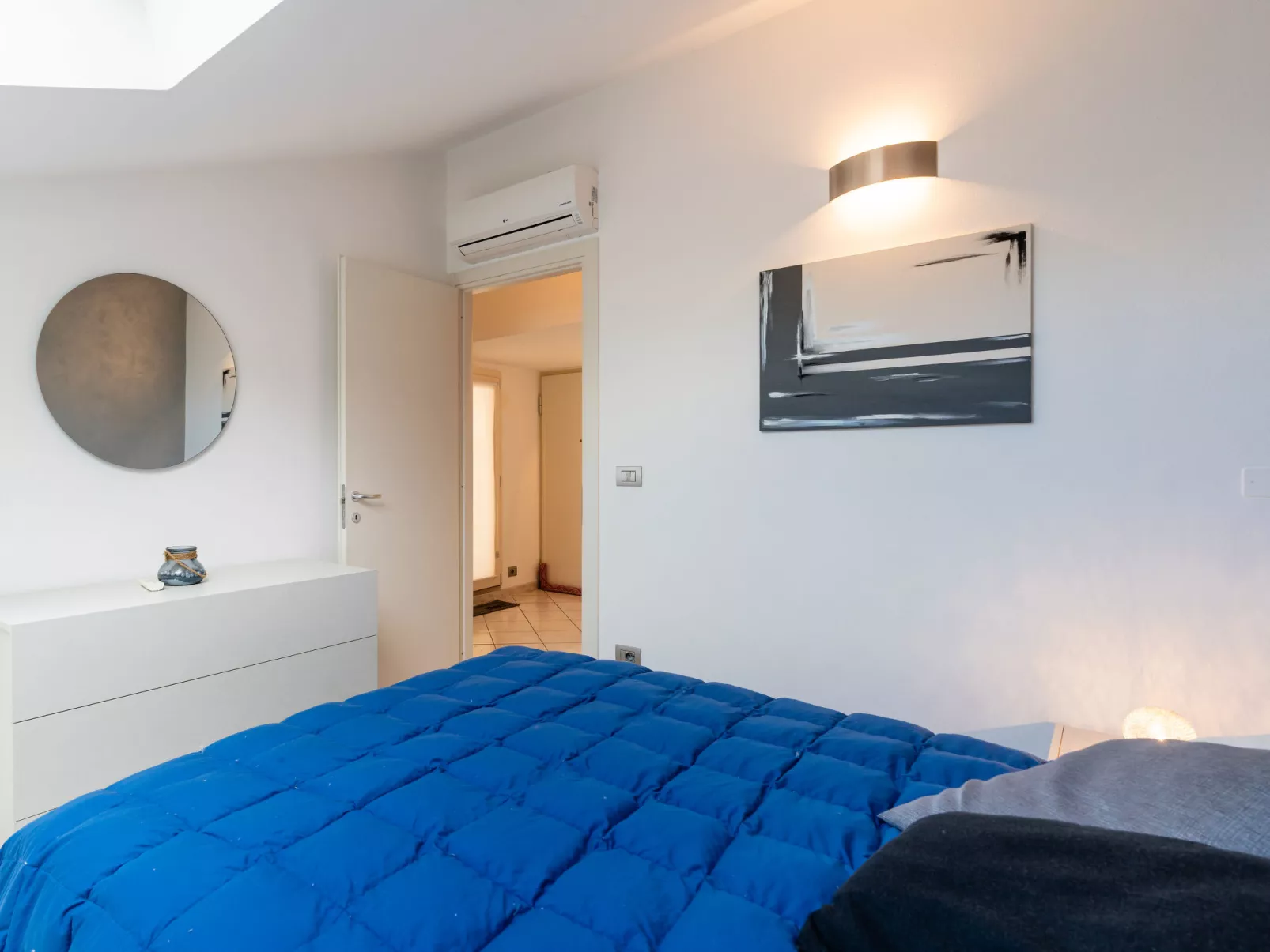 By Center and Sea-Drinnen