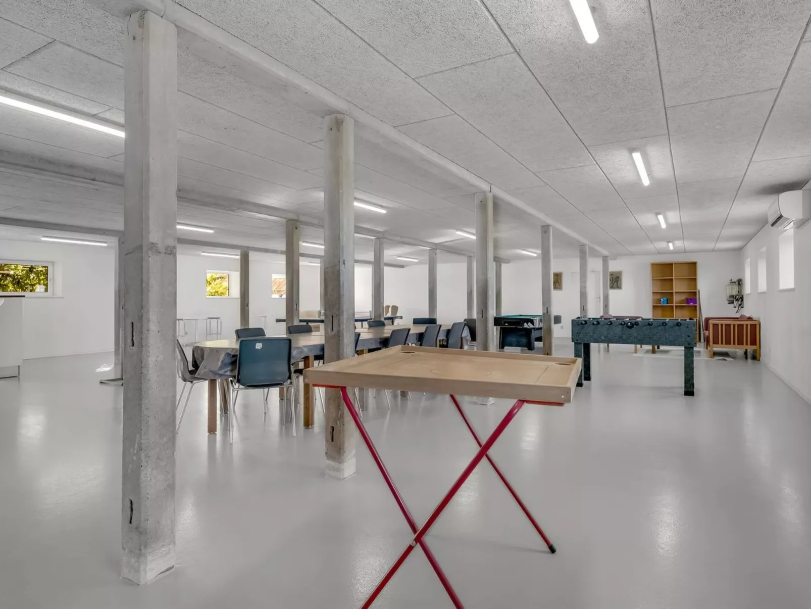 "Nette" - 2km to the fjord-Drinnen