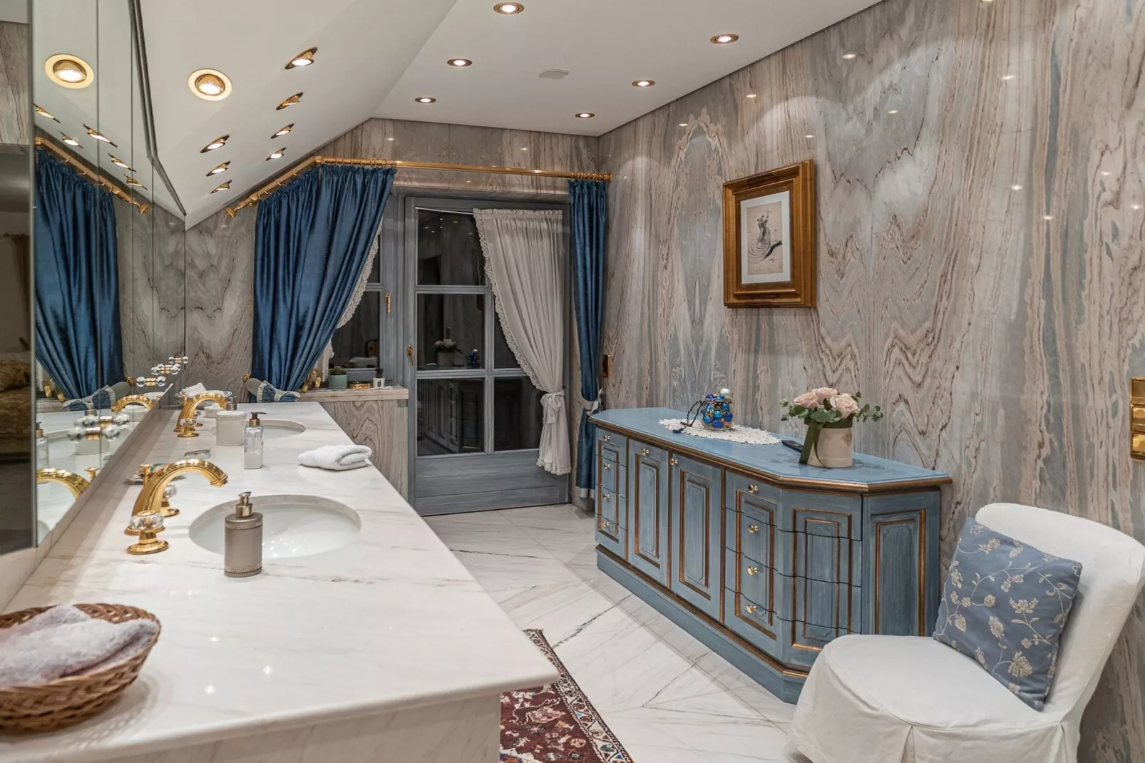 Bad Kleinkirchheim Lush and Spacious Villa with Indoor Pool and Wellness - Seven Bedroom Villa-Bathroom