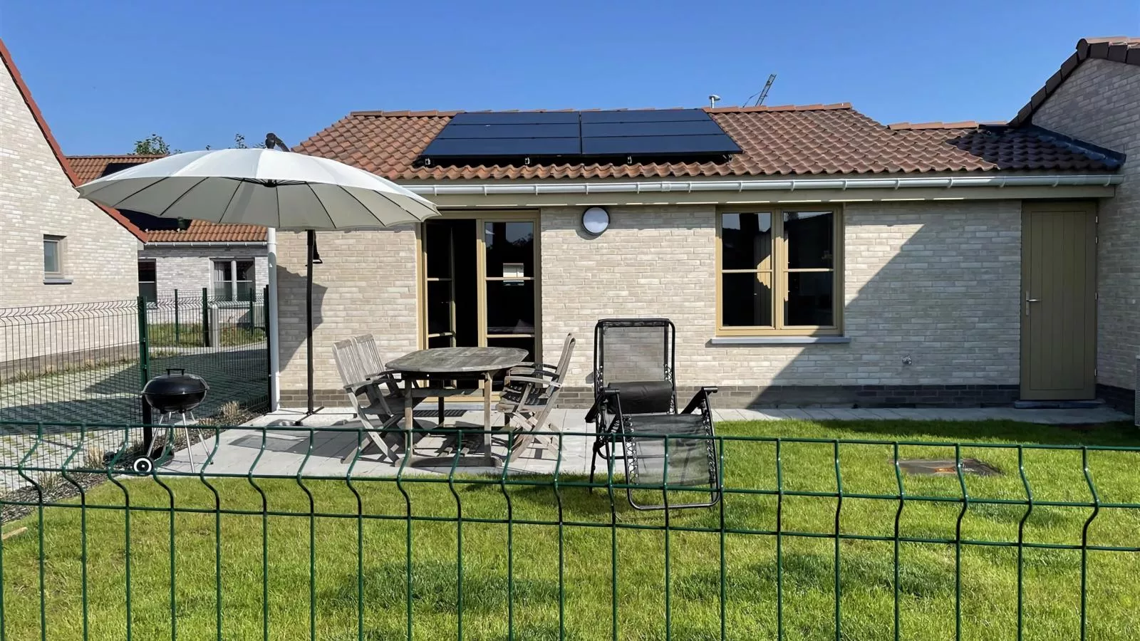 Westhinder I H21-Außenbereich Sommer