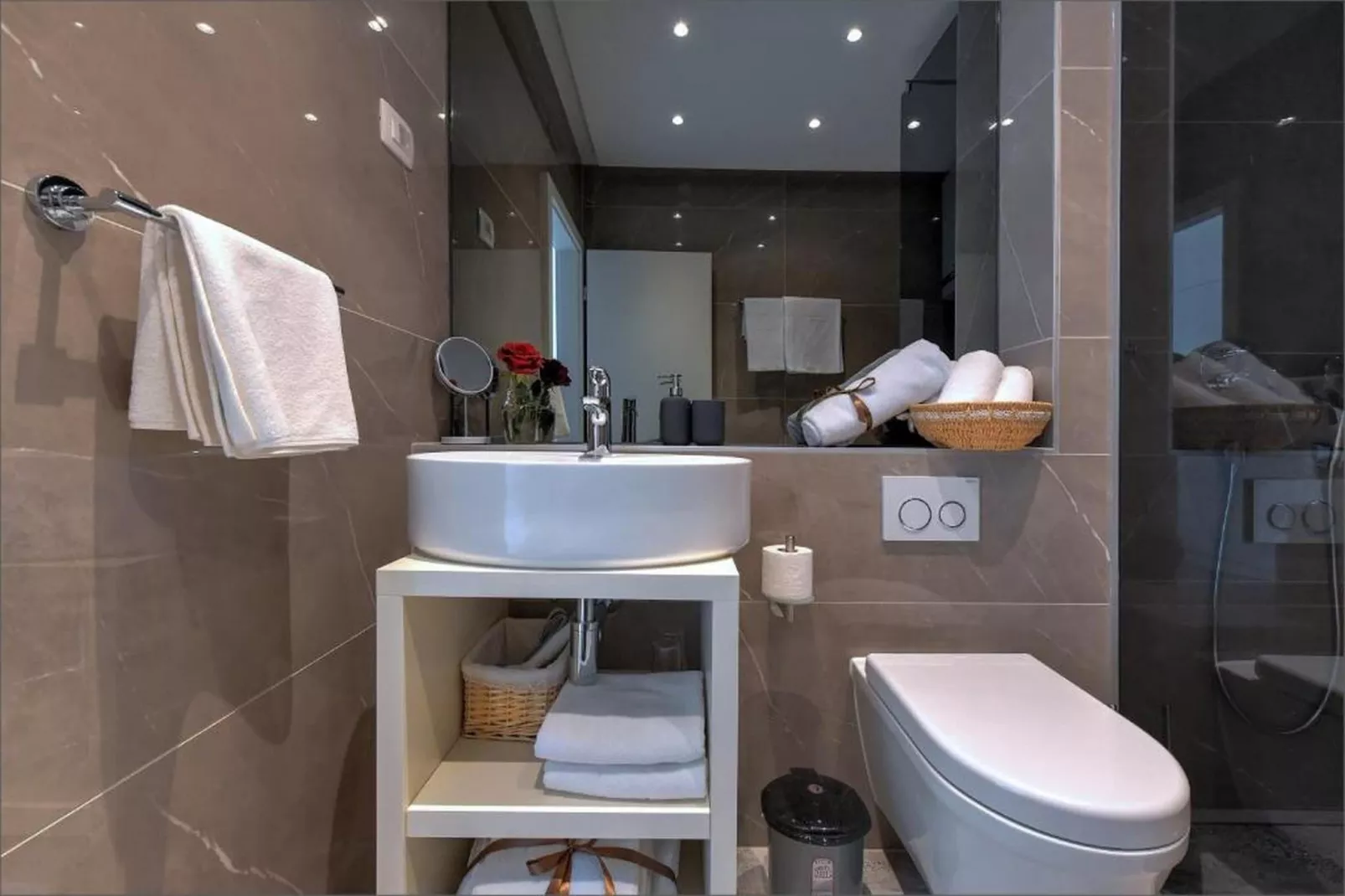 Deluxe Room with King Bed (2)-Salle de bain