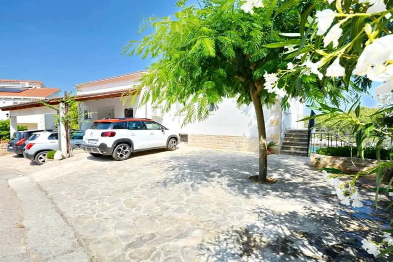 Two-Bedroom Apartment (Maslina)-Im Freien