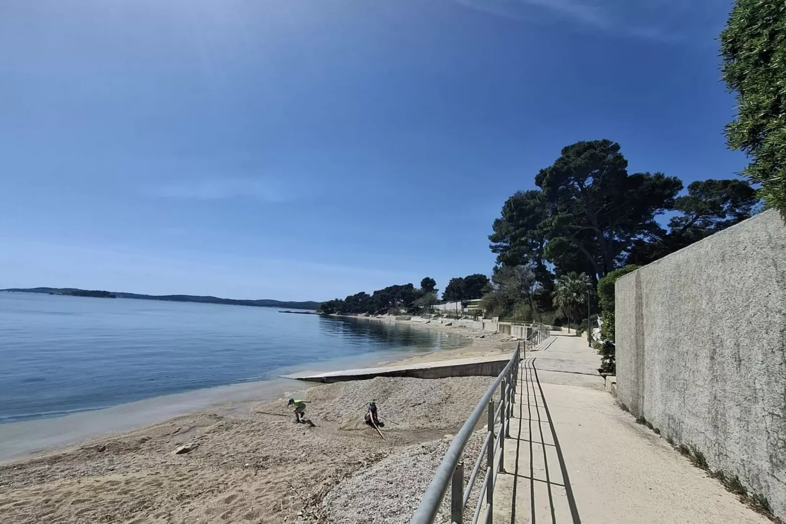 Apartment Jakić - One Bedroom Apartment with Garden View-Aussicht