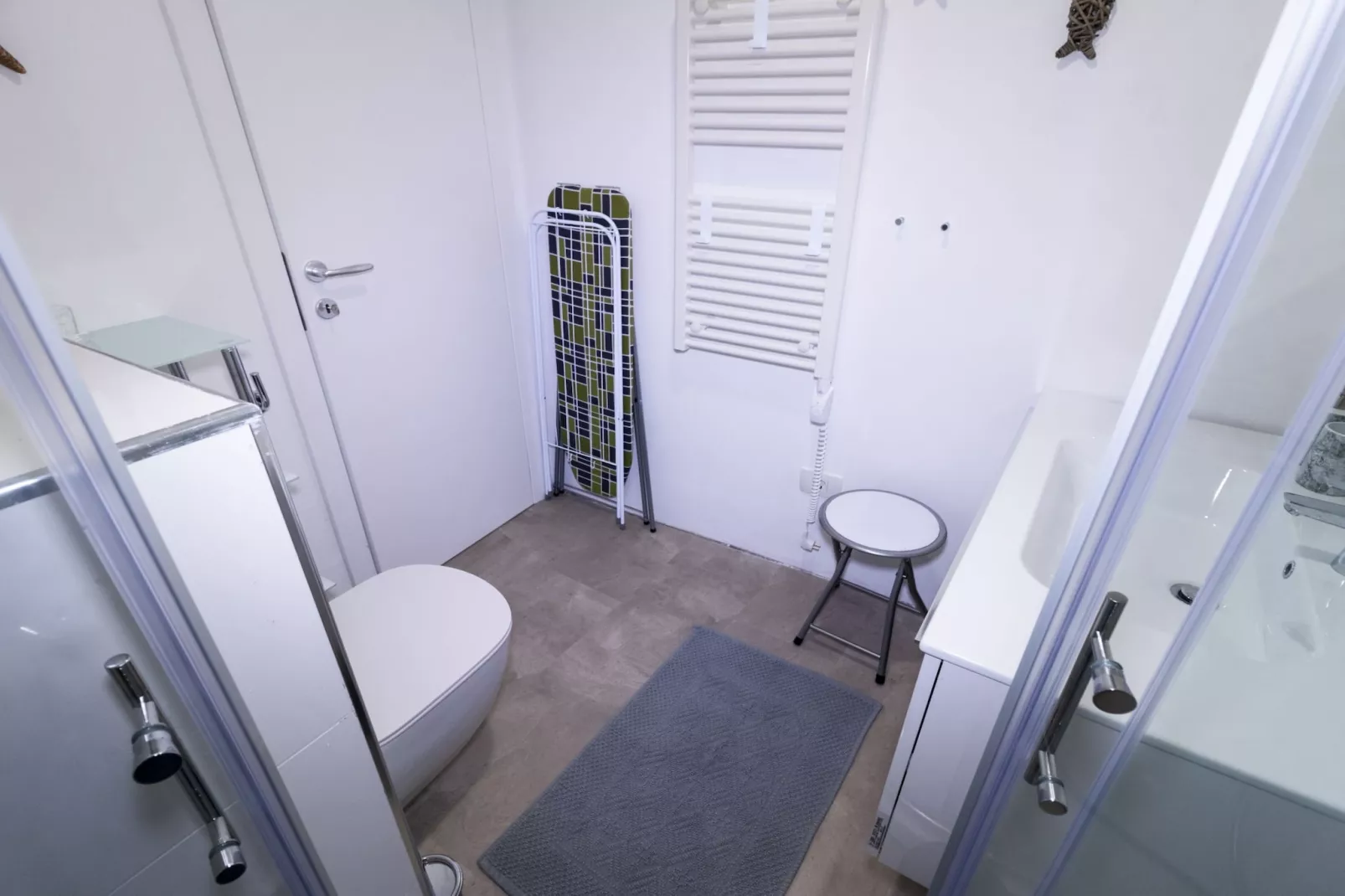 Piran Downtown Chic and Cozy Apartments - Classic One Bedroom Apartment (owner 1.V)-Bathroom