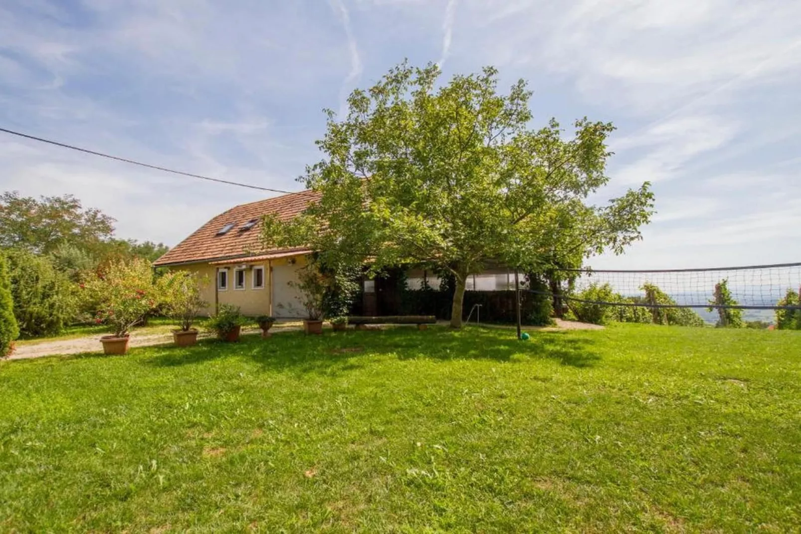 Rustic Charm Cottage Country House with Sauna - Five Bedroom  Holiday Home with Sauna-Outdoor