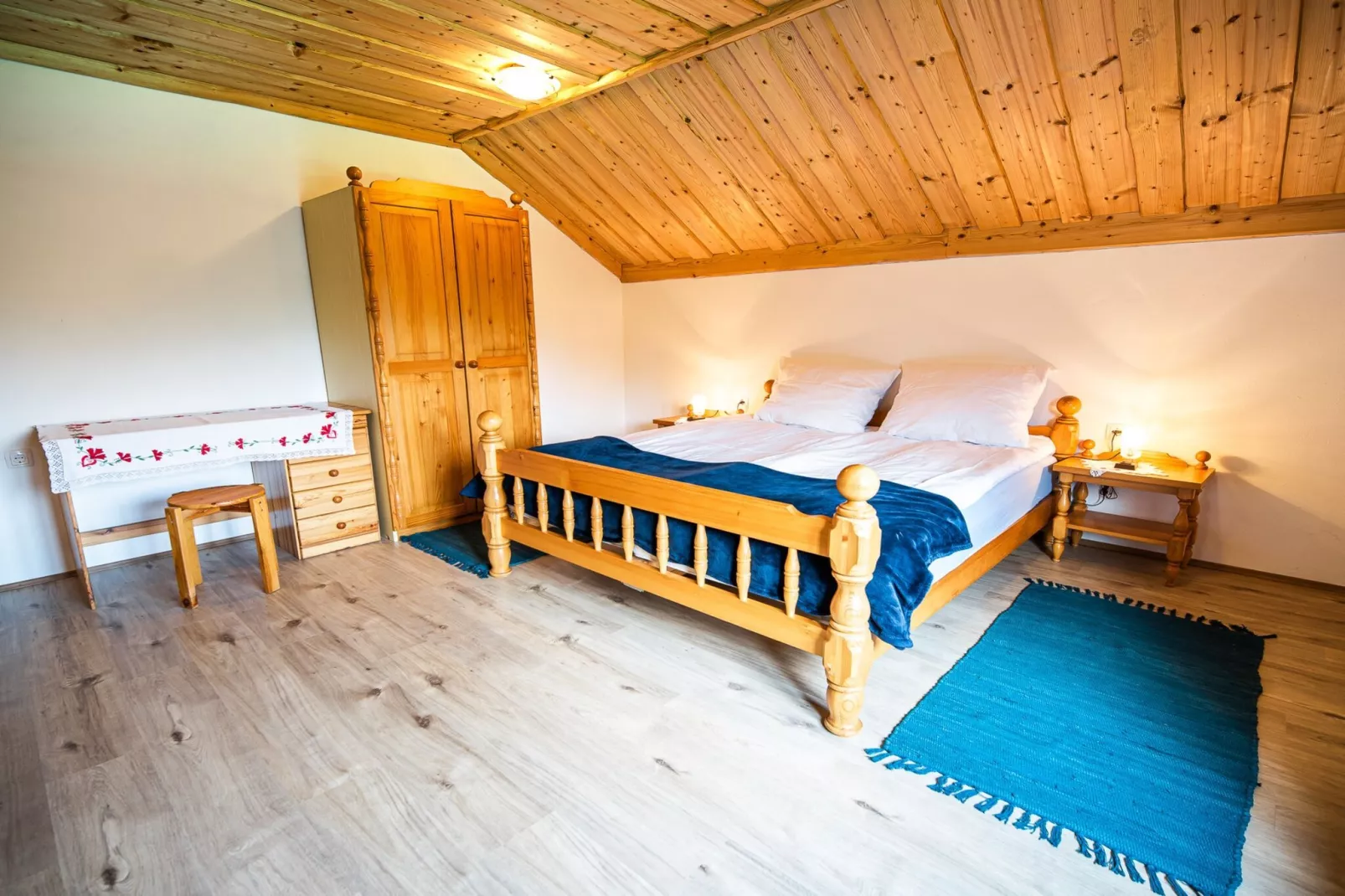 Bloomfield Retreat Country House with Sauna - Three Bedroom Country House-Schlafzimmer