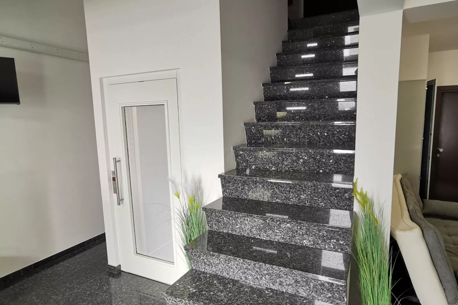 Bled Prestigious and Stylish Apartments - Standard One Bedroom Apartment with Balcony (owner 3)-Stairs