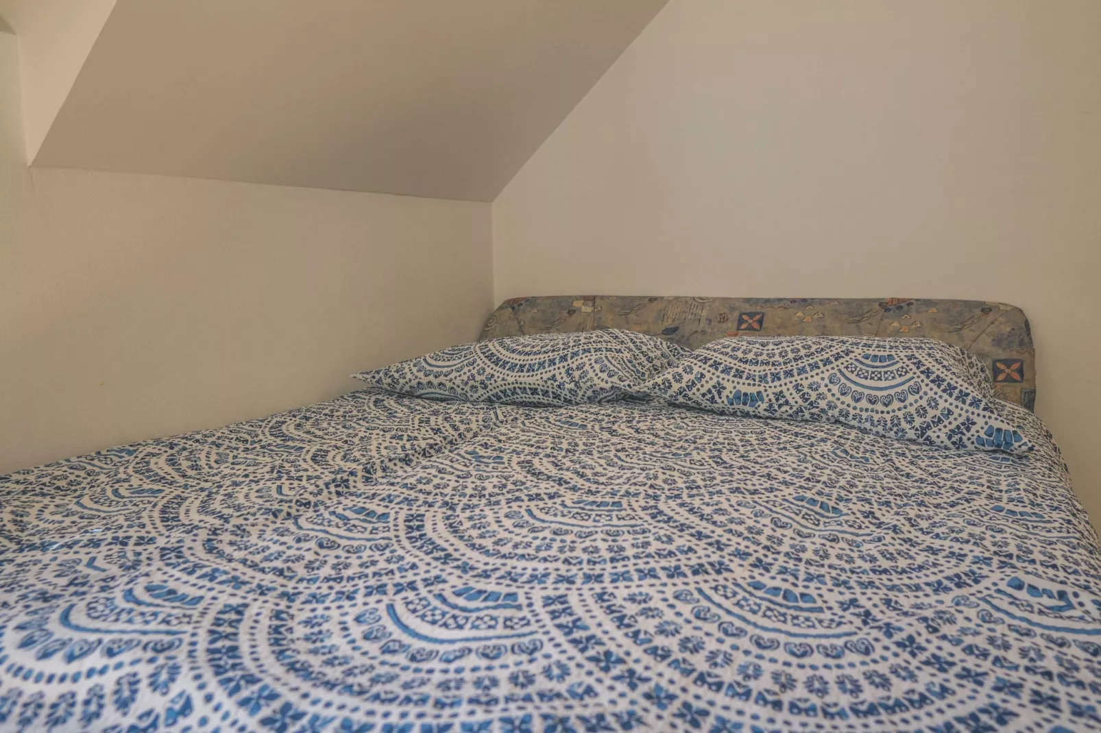 Comfortable Apartment with Mountain View - One Bedroom Apartment-Schlafzimmer