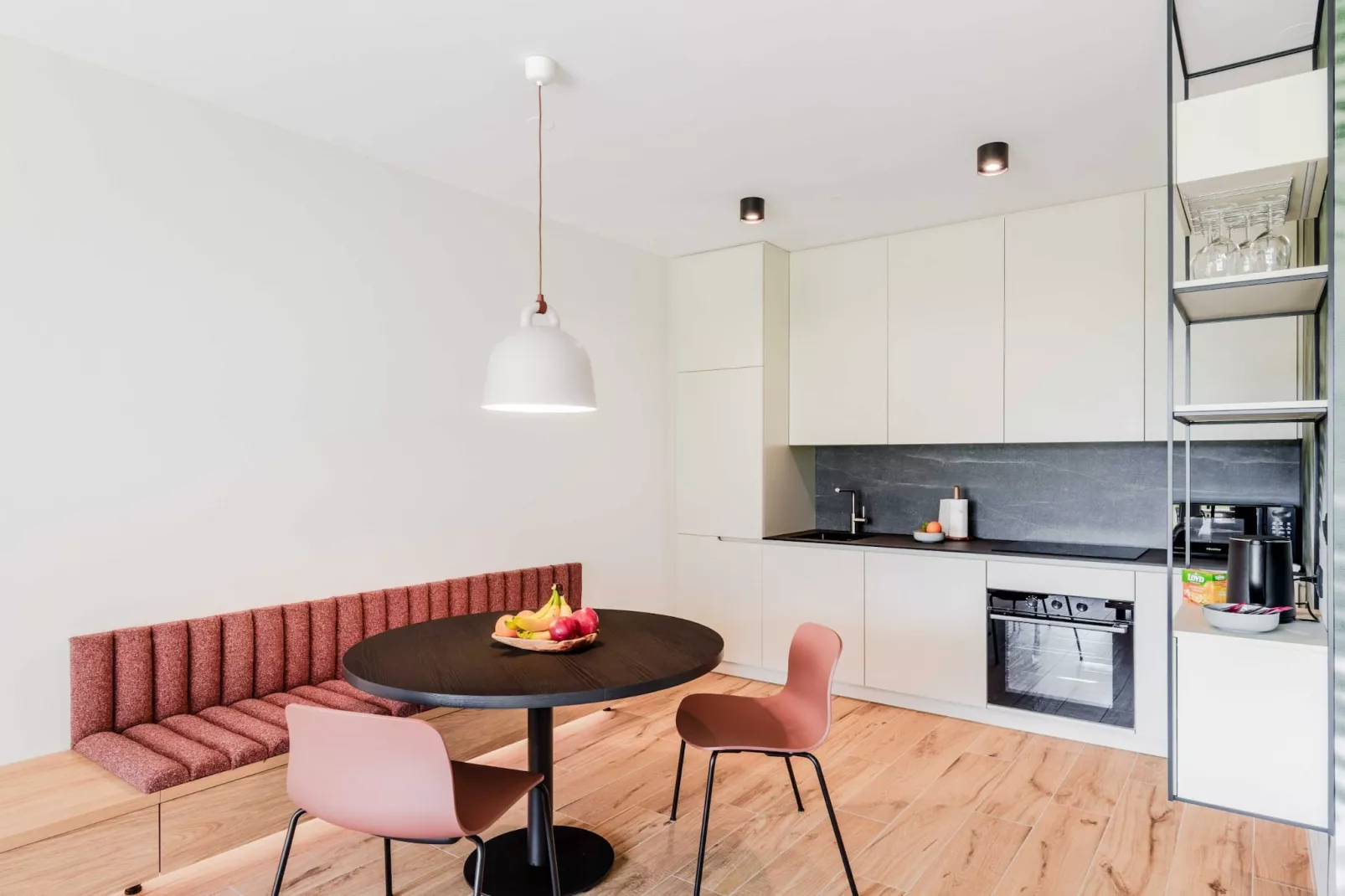 Bovec Chic Apartment with Sauna - One Bedroom Apartment with Balcony-Küche