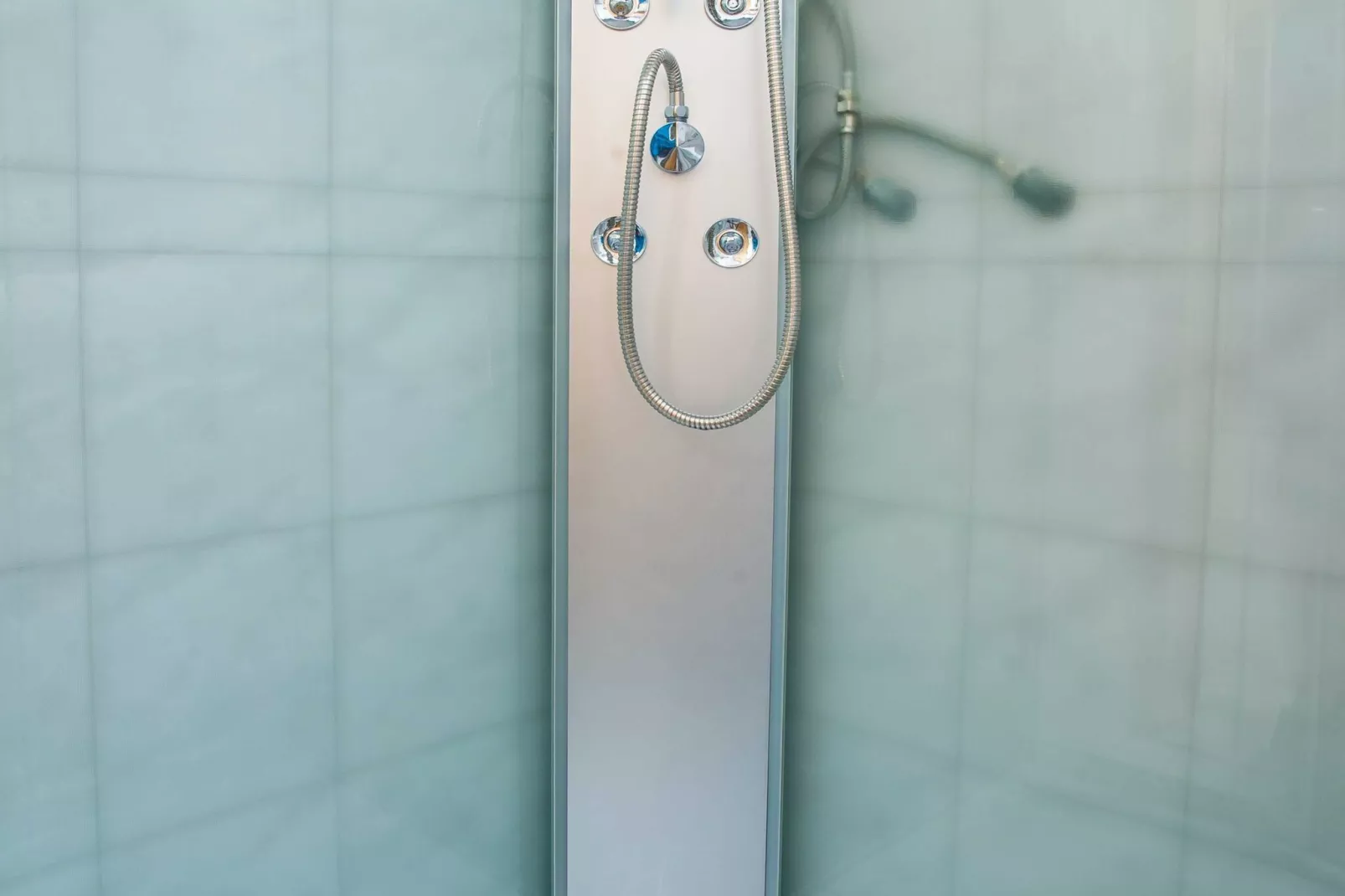 Luce Hilltop Cozy Apartment - Two Bedroom Apartment-Badezimmer