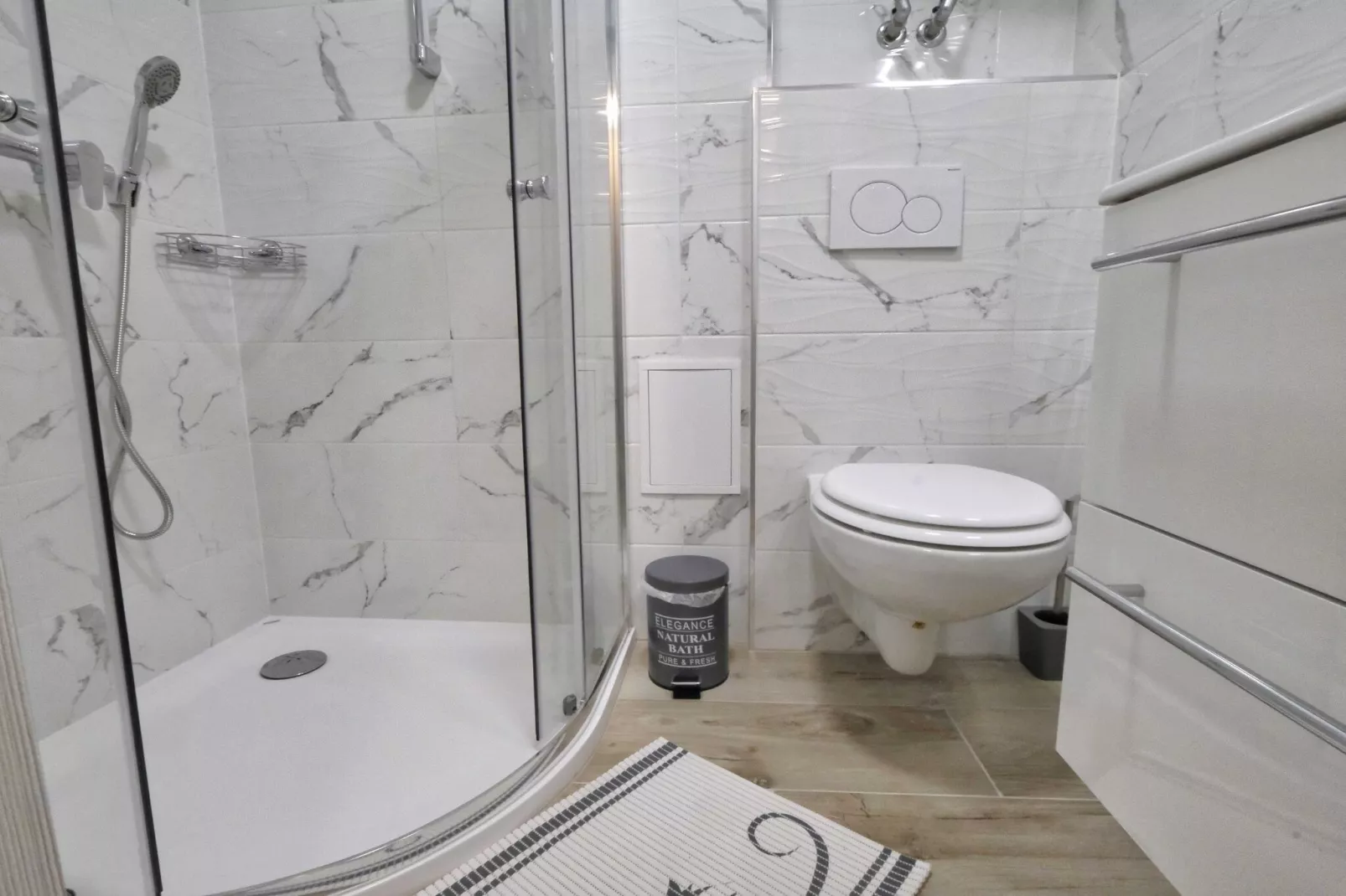 Cozy and Chic Apartment in Kranjska Gora - Studio Apartment-Salle de bain