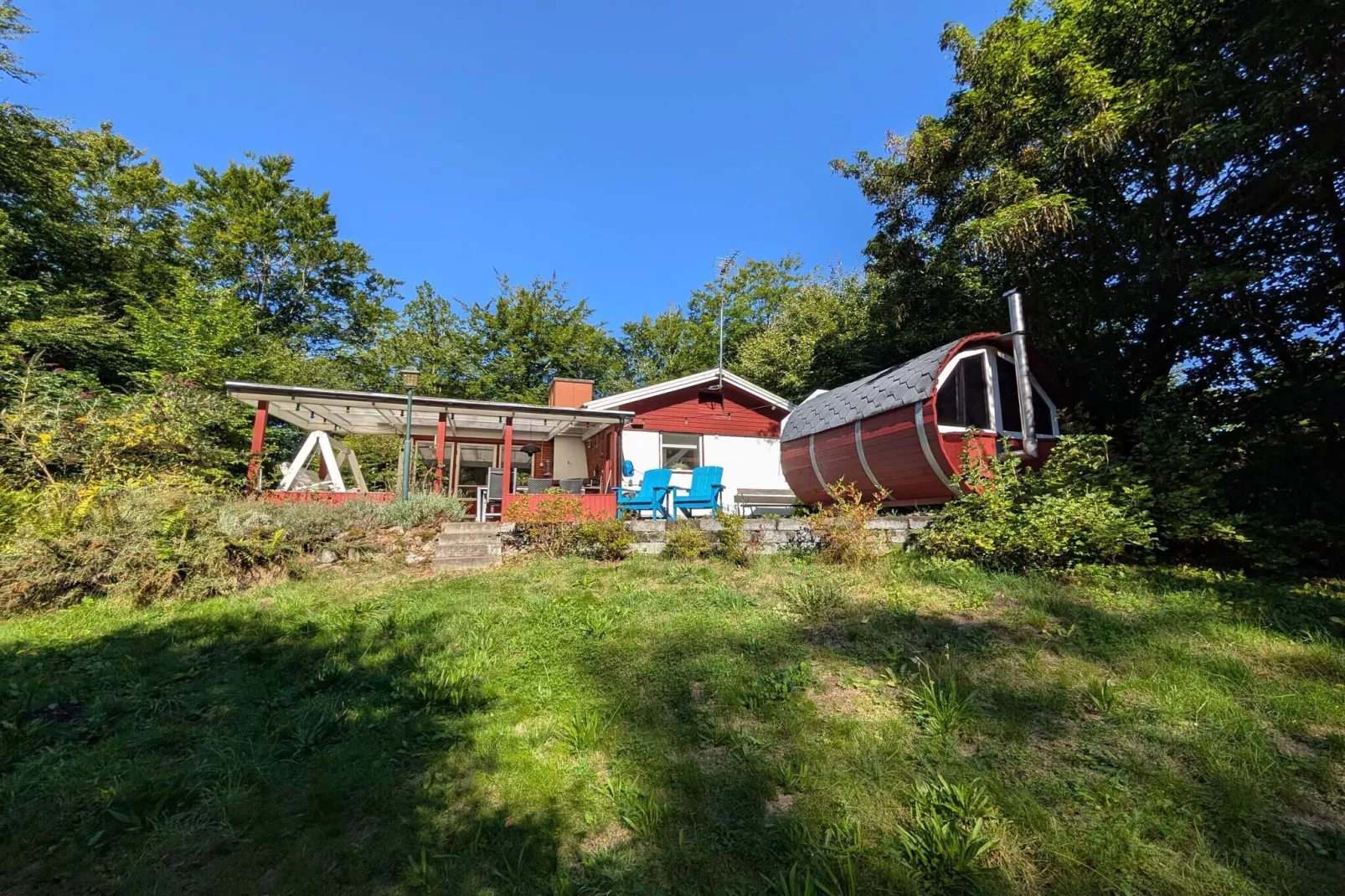 Charmant chalet au bord du lac avec sauna-Extérieur