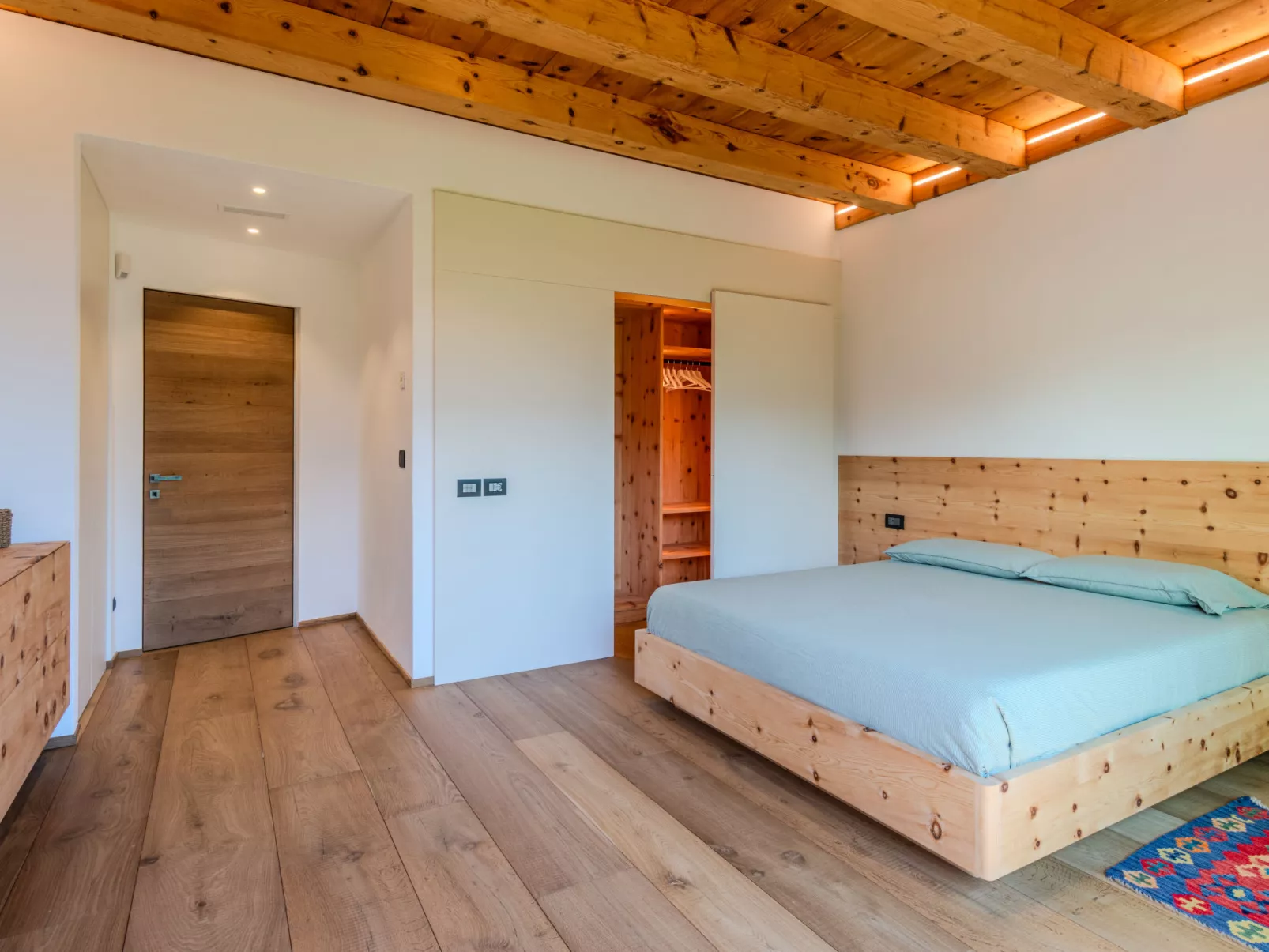 Woodhouse Domaso-Dedans