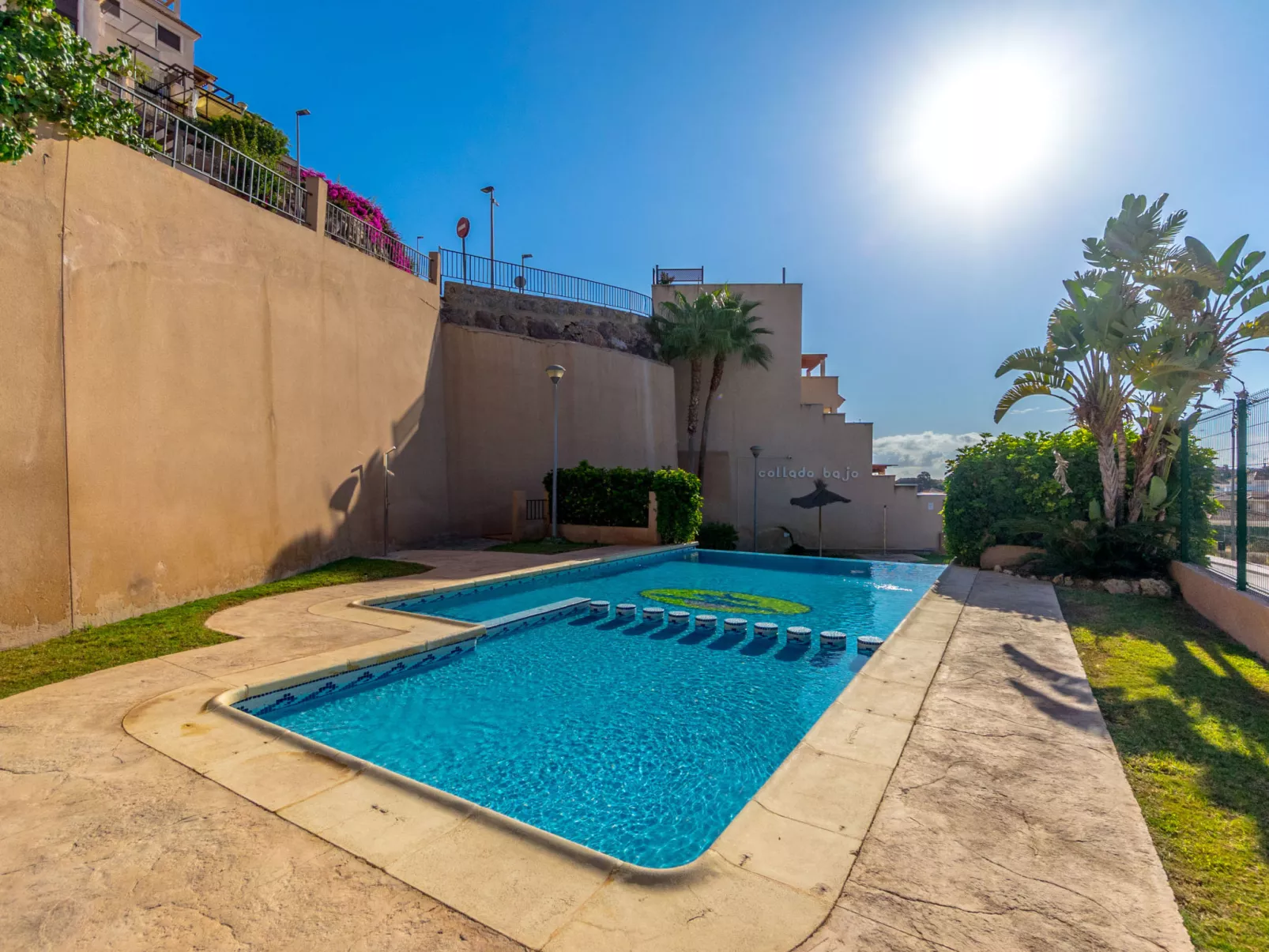 Collados Zieschang-Outside