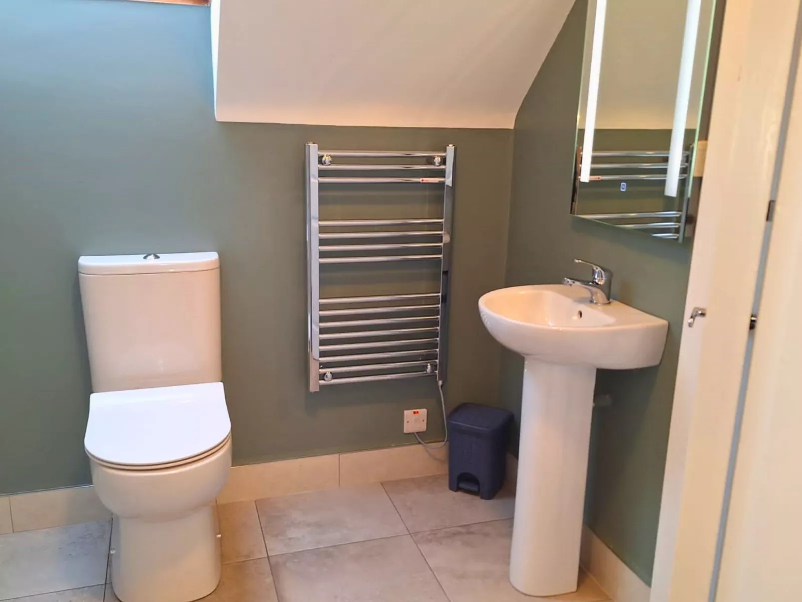 Dingle HC (S7)(TR4)  No 13-Drinnen