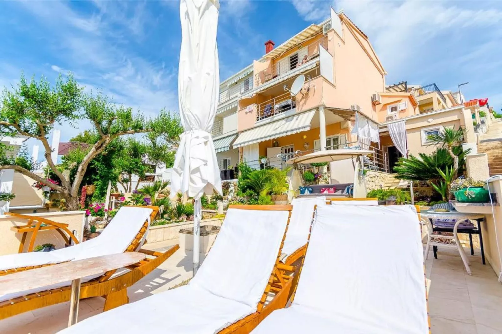 Apartments Nives -Standard Two Bedroom Apartment   (A1)-Extérieur