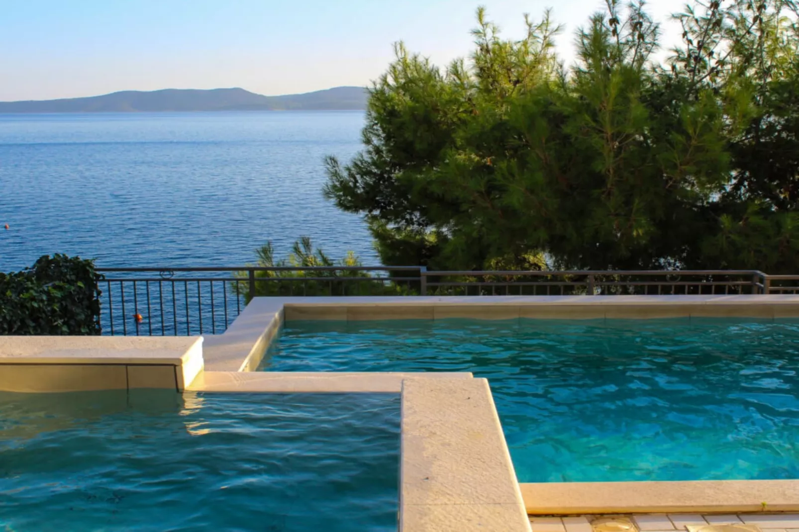 Seafront Apartment Sea Relax with Private Pool - Two Bedroom Apartment with Sea View  and Private Pool-Swimming pool