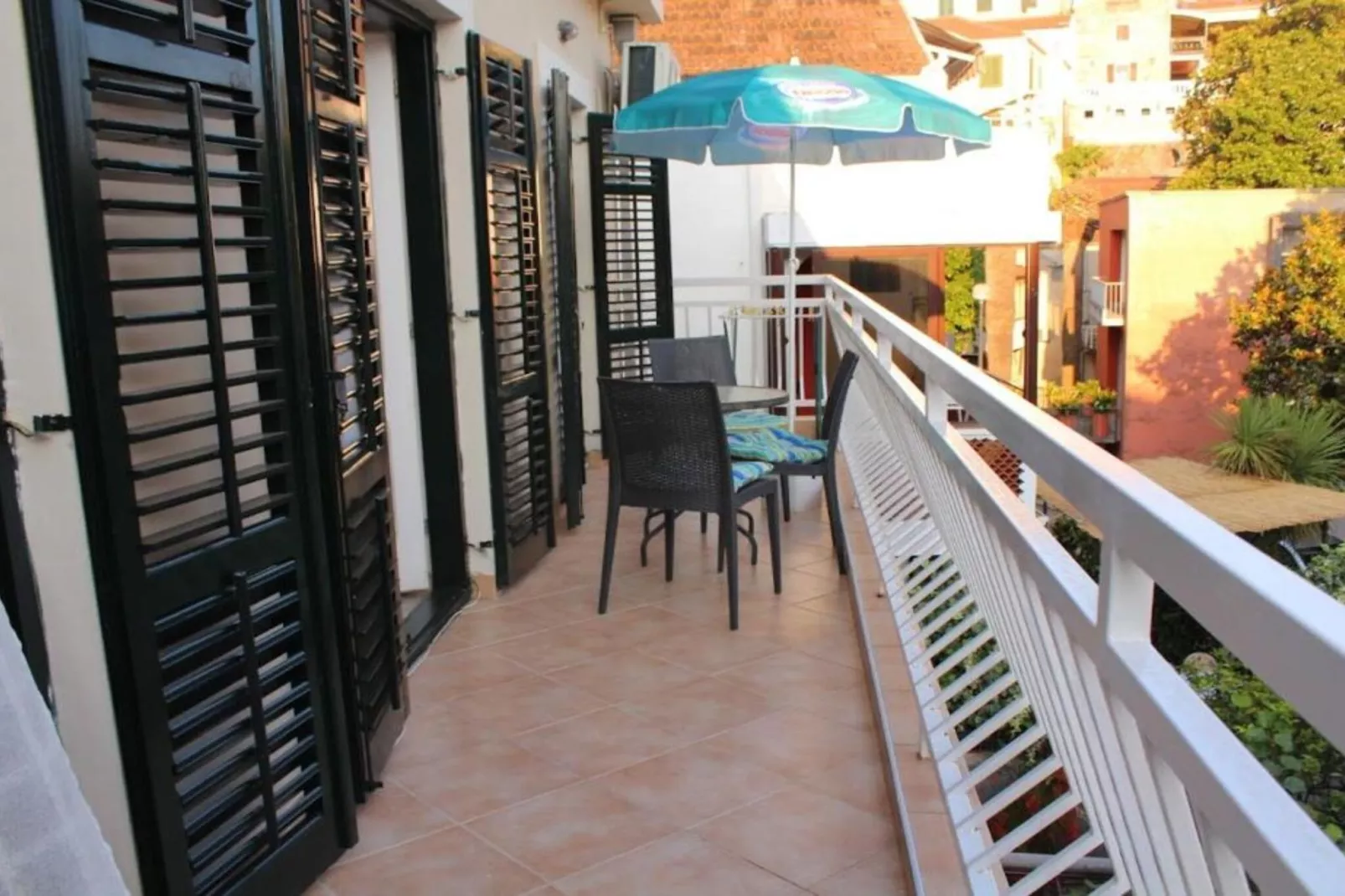 City & Sea Escape – A Perfect Stay in Herceg Novi - Two Bedroom Apartment with Seaview-Terrasse / balcon