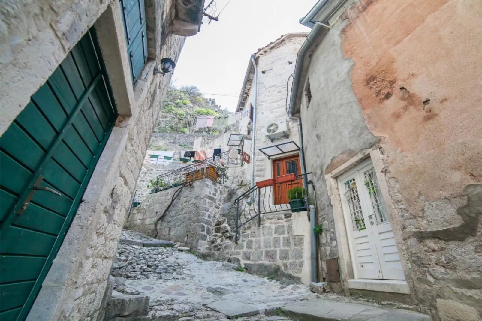Cozy Stay in Kotor’s Old Town - Studio Apartment-Outdoor