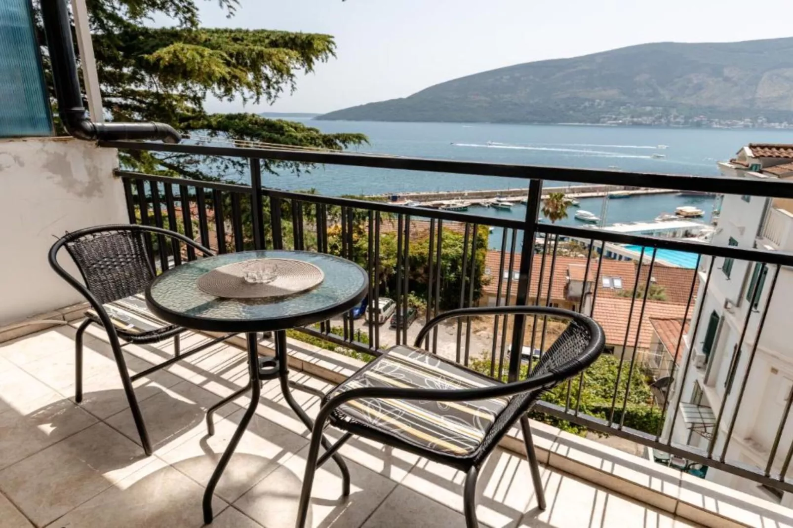 Elegant Apartment with Stunning Boka Bay Panorama - Two Bedroom Apartment-Terrasse / balcon