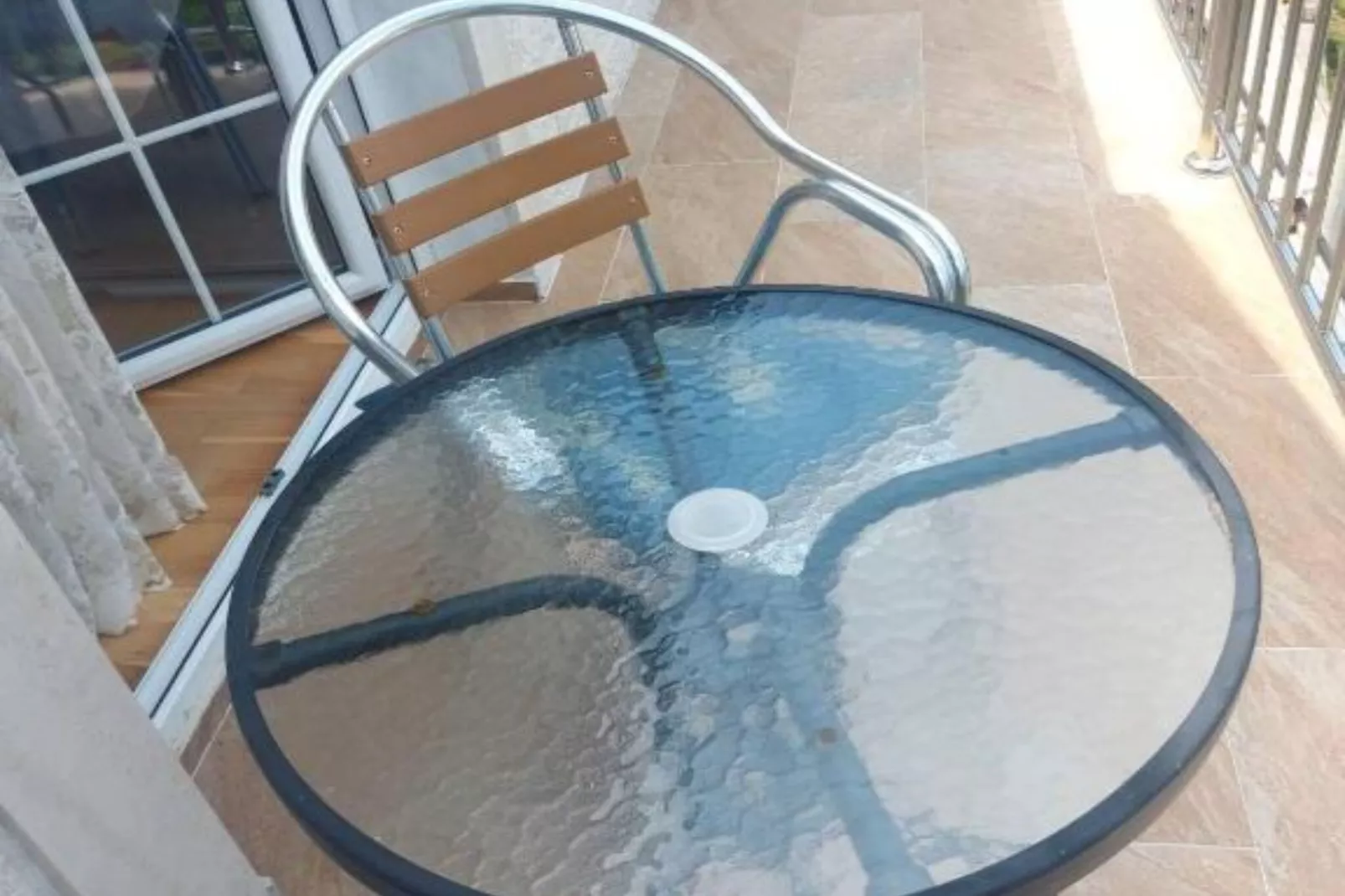 Deluxe City Escape with Modern Comforts & Garage - Double Room-Im Freien