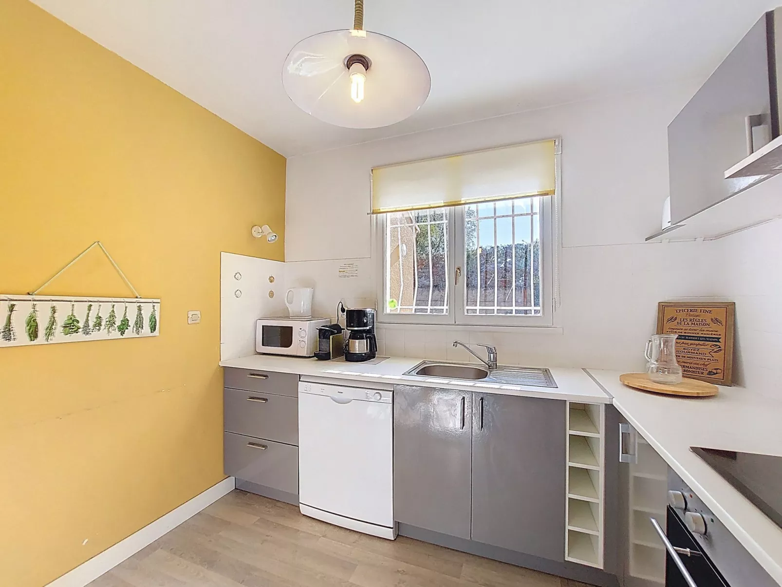 Les Floriales-Drinnen