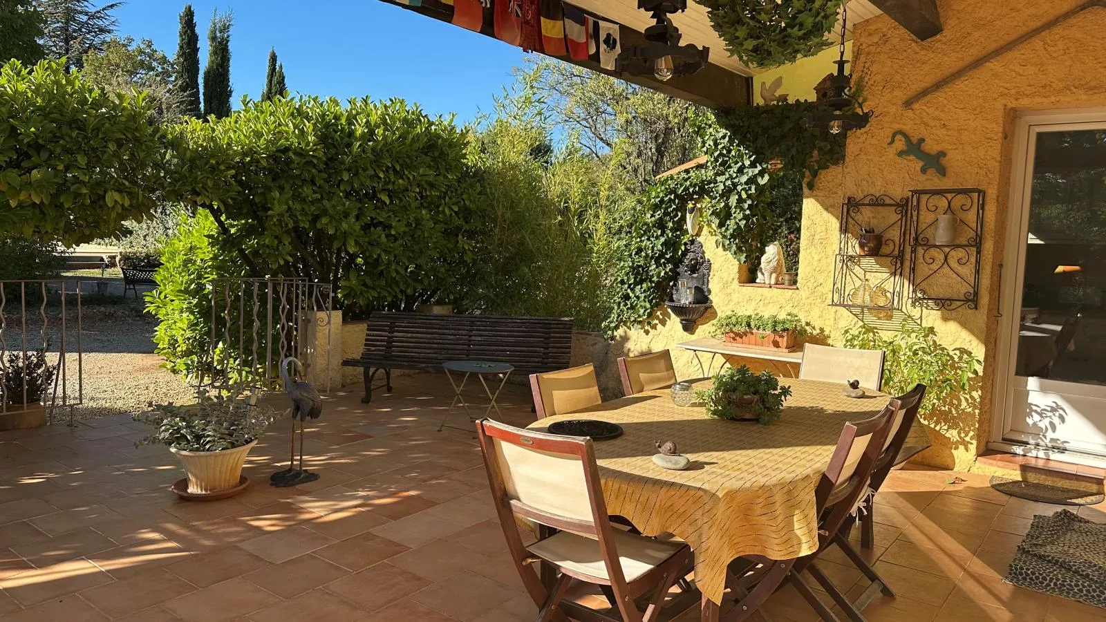 Le clos de la Tuf-Terrace balcony