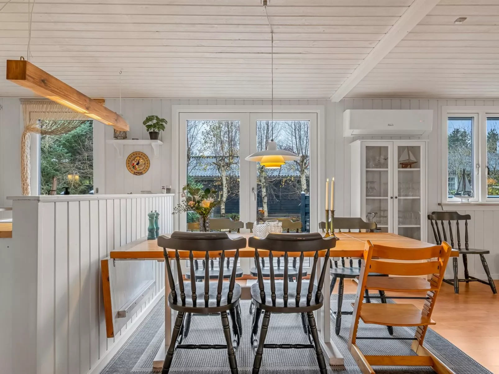 "Hughlek" -  from the sea-Dedans