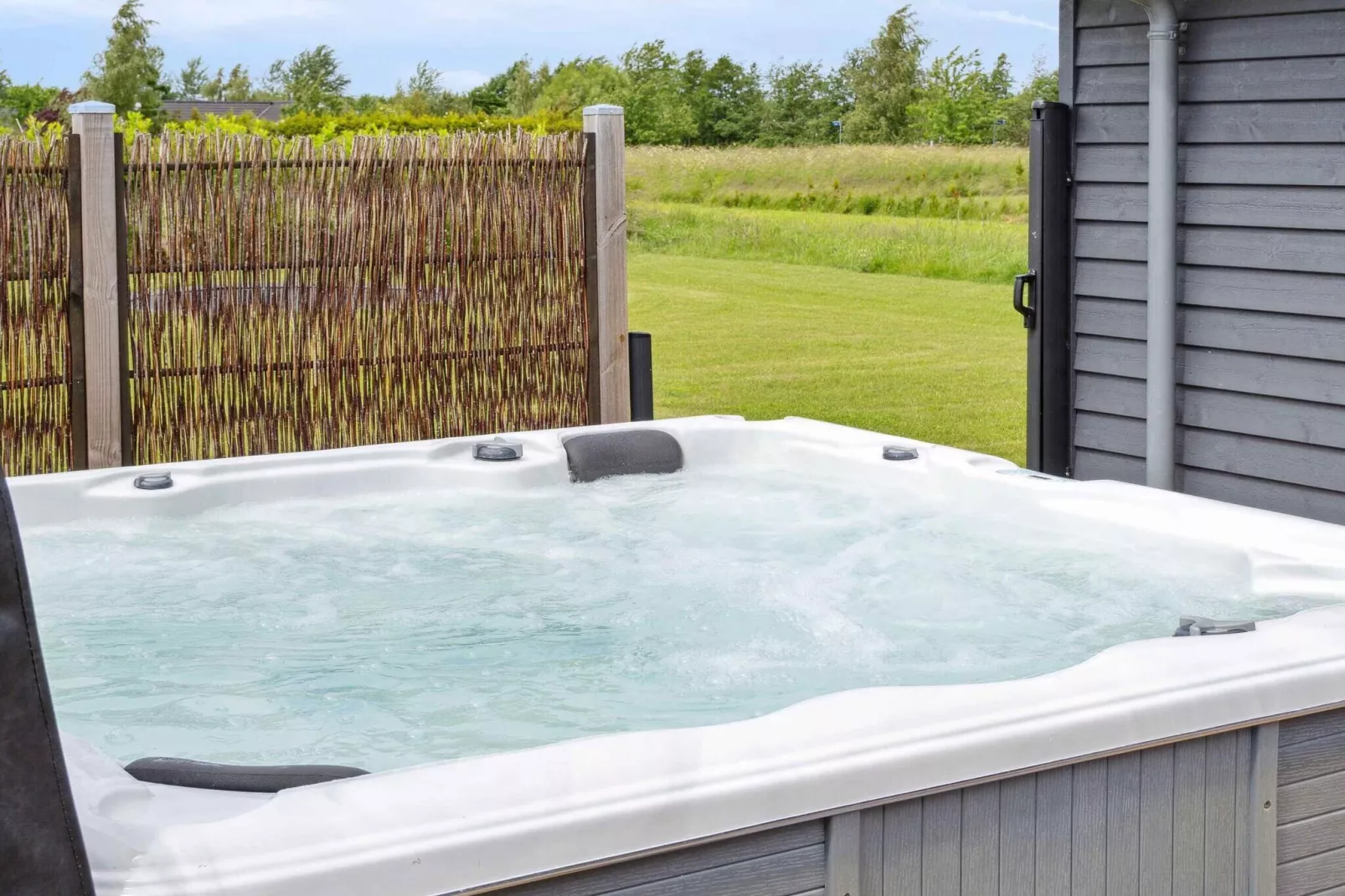 5 Sterne Ferienhaus in Idestrup-Wellnessbereich