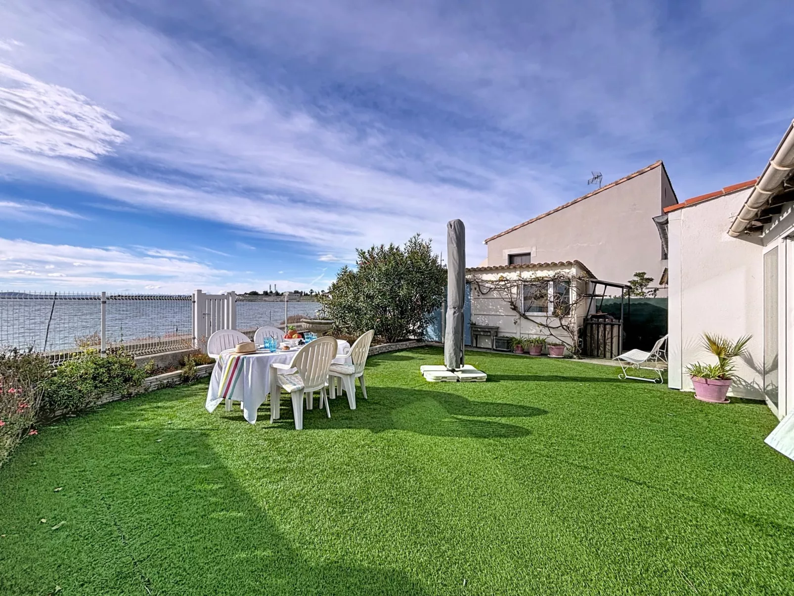 Les cabanes de Pérols-Dehors