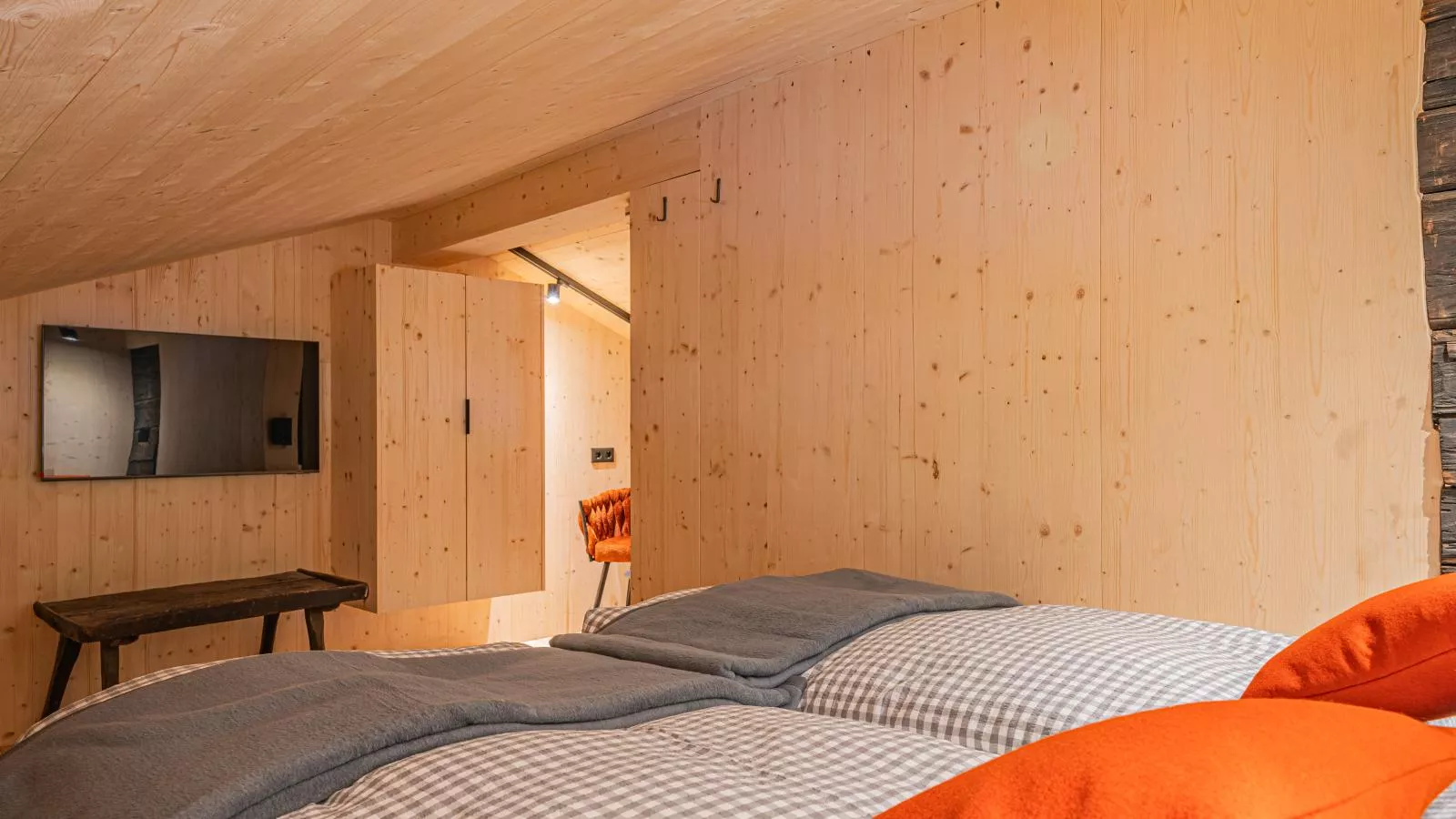 Raneburg 4 Almhaus-Schlafzimmer