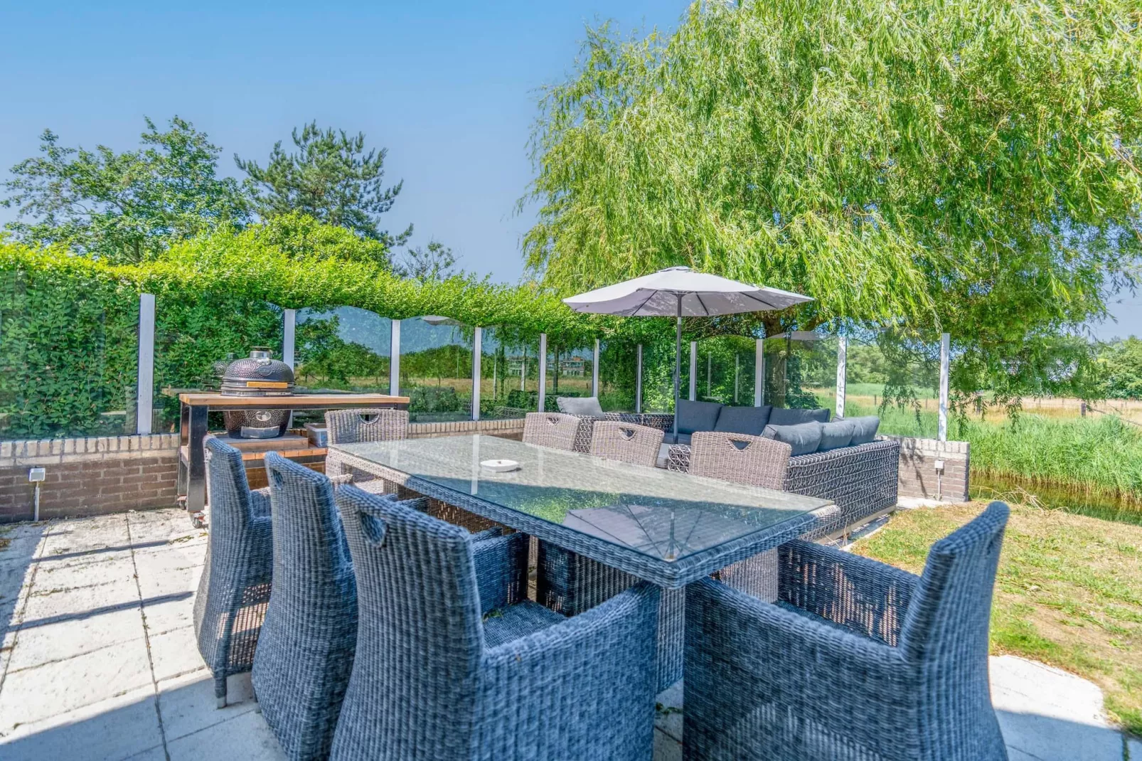 Kamperfoelie 67-Terrace balcony